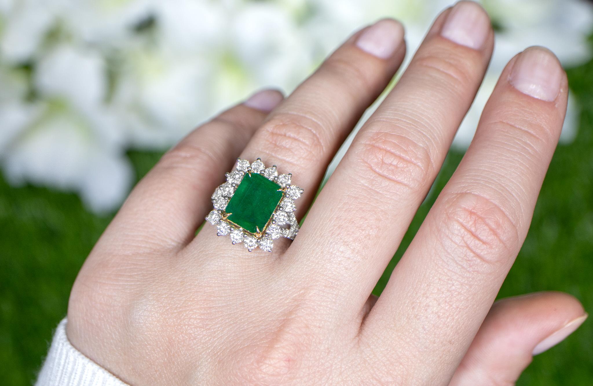 Emerald Ring With Round Diamond Halo 6.39 Carats 18K Gold In Excellent Condition For Sale In Laguna Niguel, CA