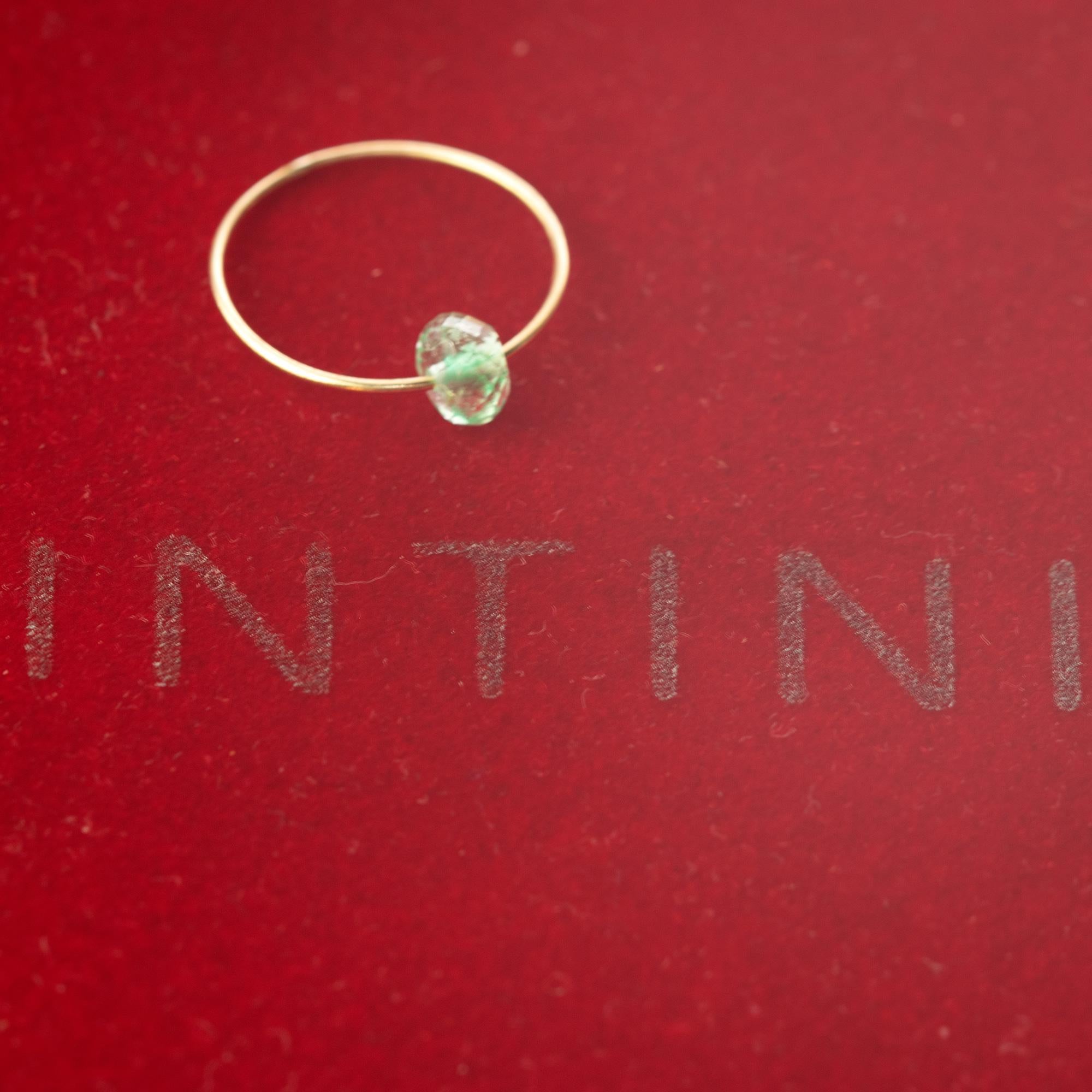 Smaragd Rondelle natürliche Farbe 18 Karat Gelbgold Planet Erde Boho Band Ring im Zustand „Neu“ im Angebot in Milano, IT