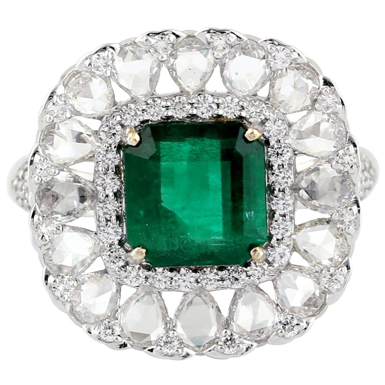 Im Angebot: Diamantring mit Smaragd im Rosenschliff aus 18 Karat Gold ()