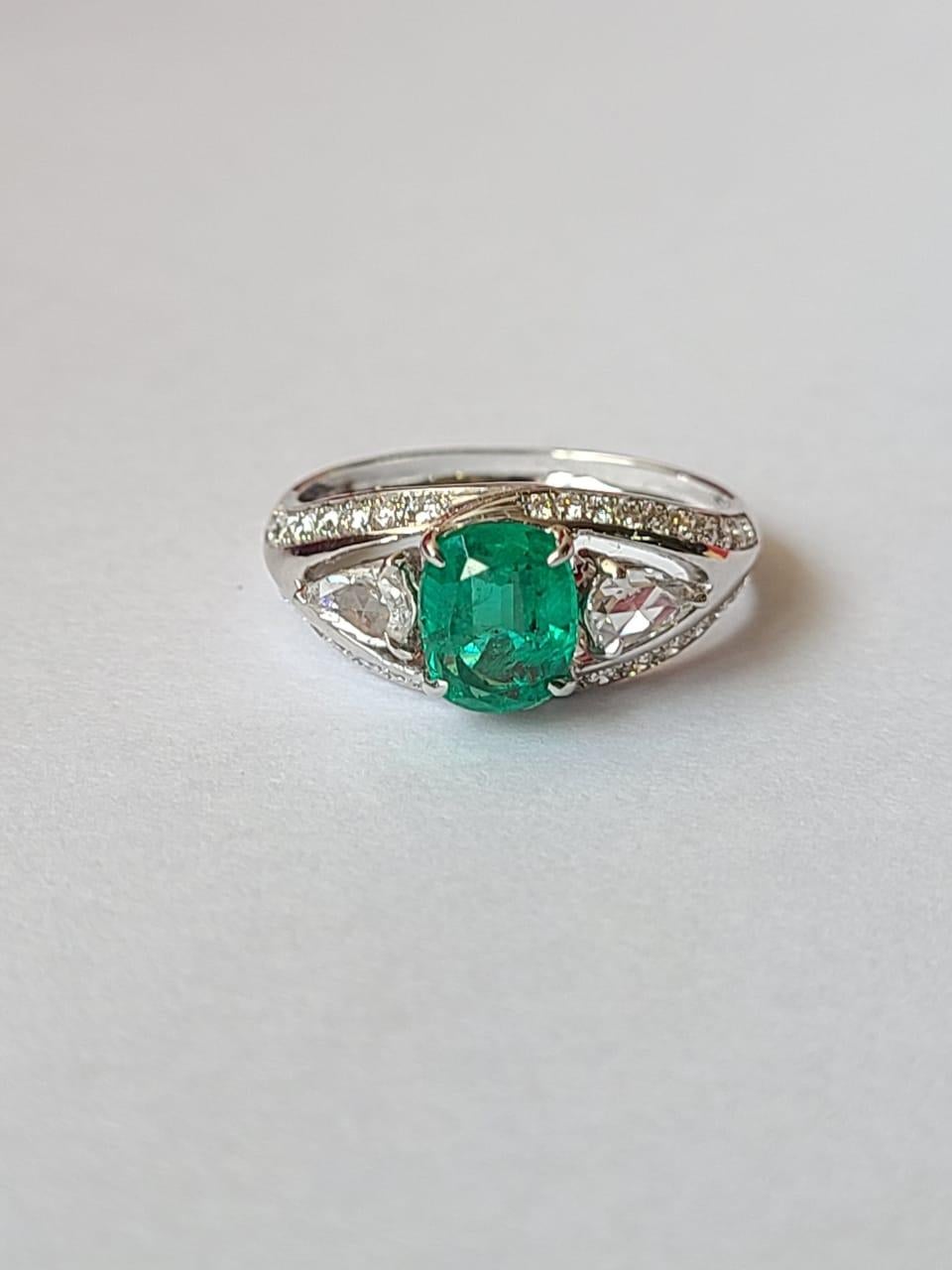 Emerald & Rose Cut Diamond Art Deco Style Engagement Ring Set in 18K Gold For Sale 1