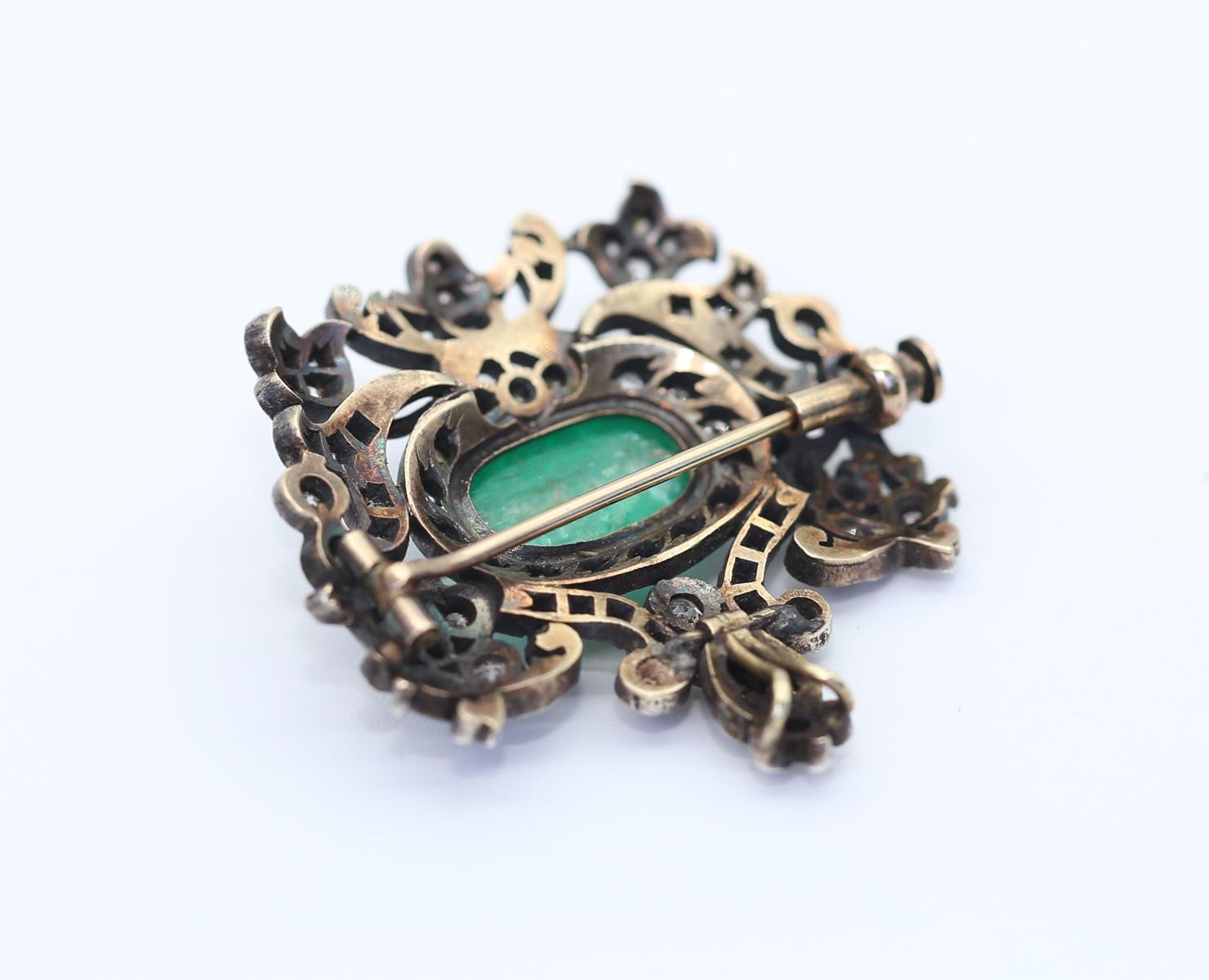 Emerald Rose-cut Diamonds Brooch Pin Pendant Silver Gold, 1890. In Fair Condition For Sale In Herzelia, Tel Aviv
