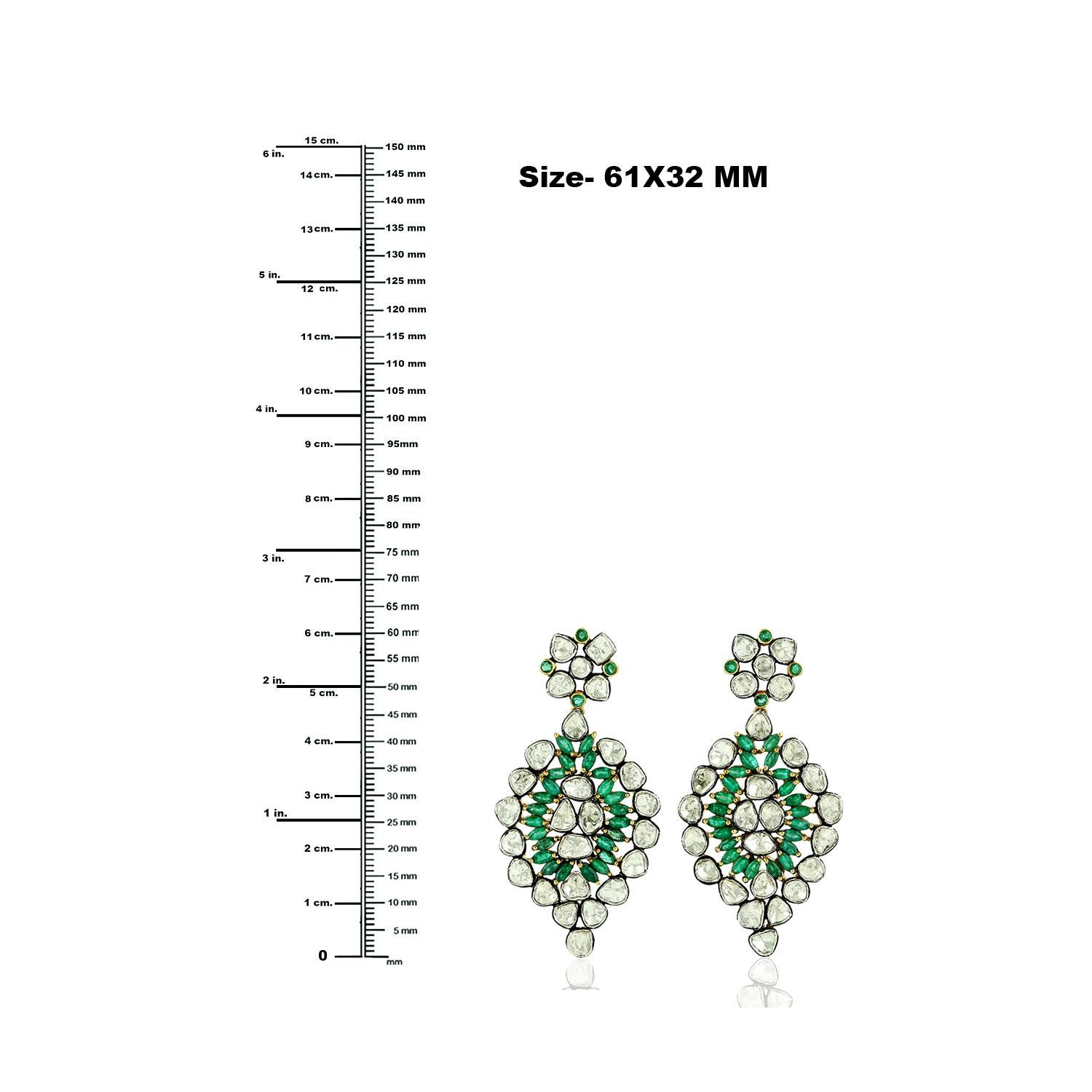 Taille mixte Boucles d'oreilles pendantes en or jaune 18k avec émeraudes et diamants taillés en rose en vente