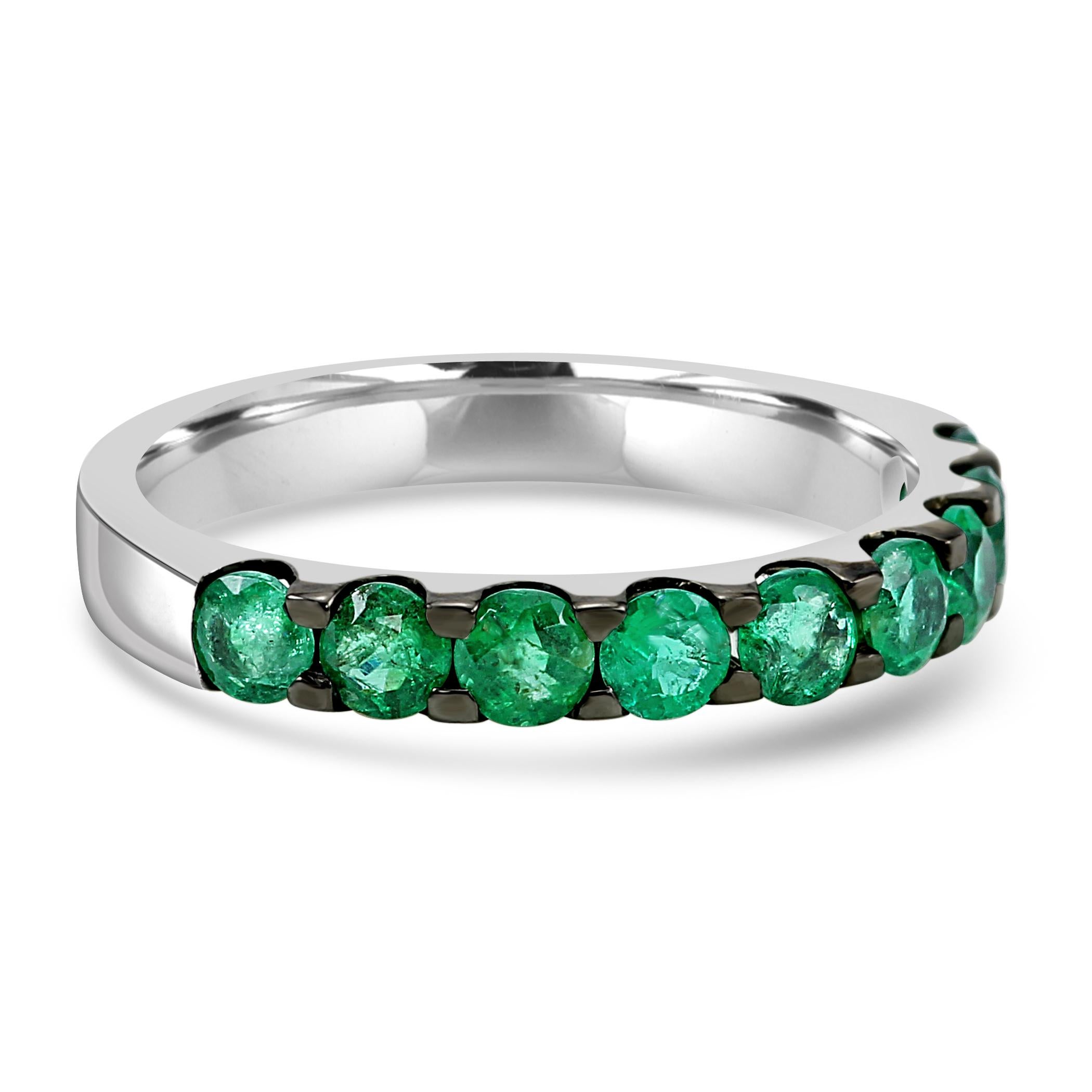 Modern Emerald Round 18 Karat White Gold & Black Rhodium Fashion Engagement Band Ring For Sale