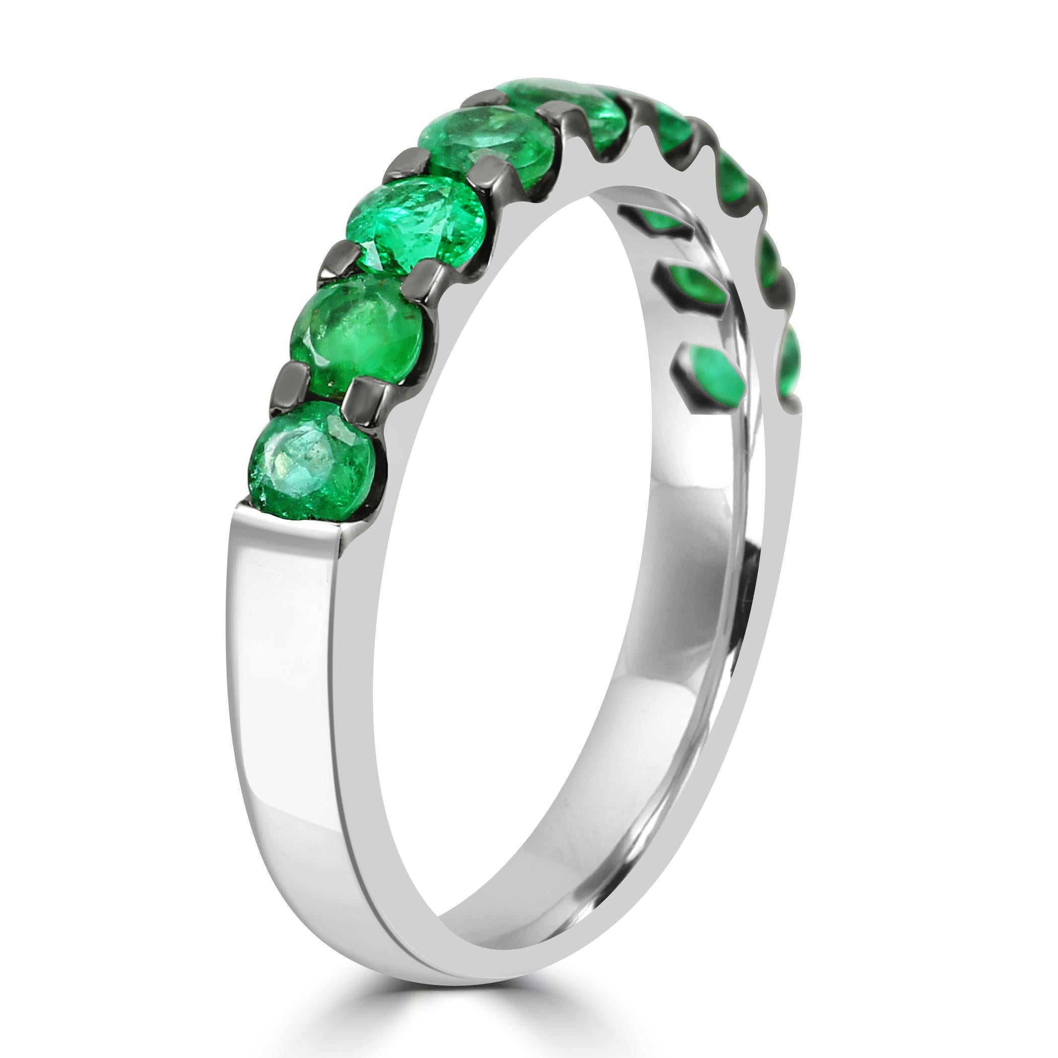 Round Cut Emerald Round 18 Karat White Gold & Black Rhodium Fashion Engagement Band Ring For Sale