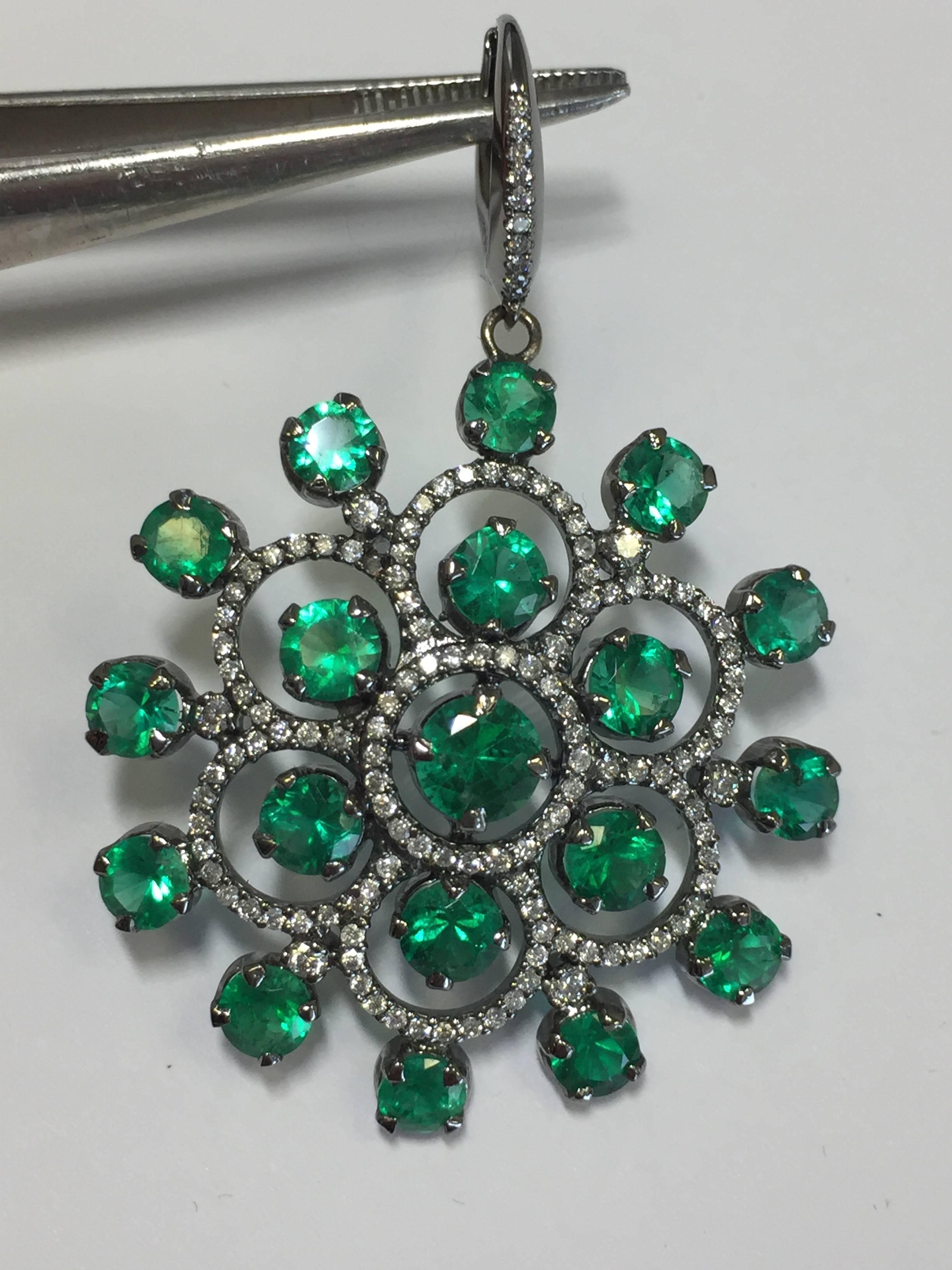 Emerald Round and White Diamond Dangle Earrings in 18 Karat White Gold In New Condition In Los Angeles, CA