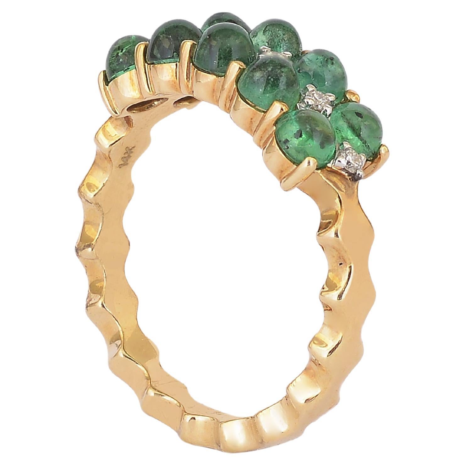 Emerald round Cabochon and diamond ring in 14K Gold  For Sale