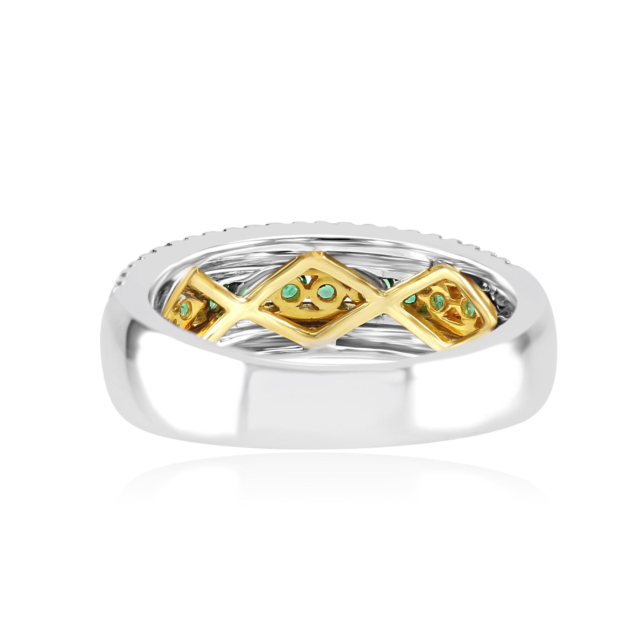Women's or Men's Emerald Round Diamond Three-Row Two-Color Gold Fashion Cocktail Band Ring