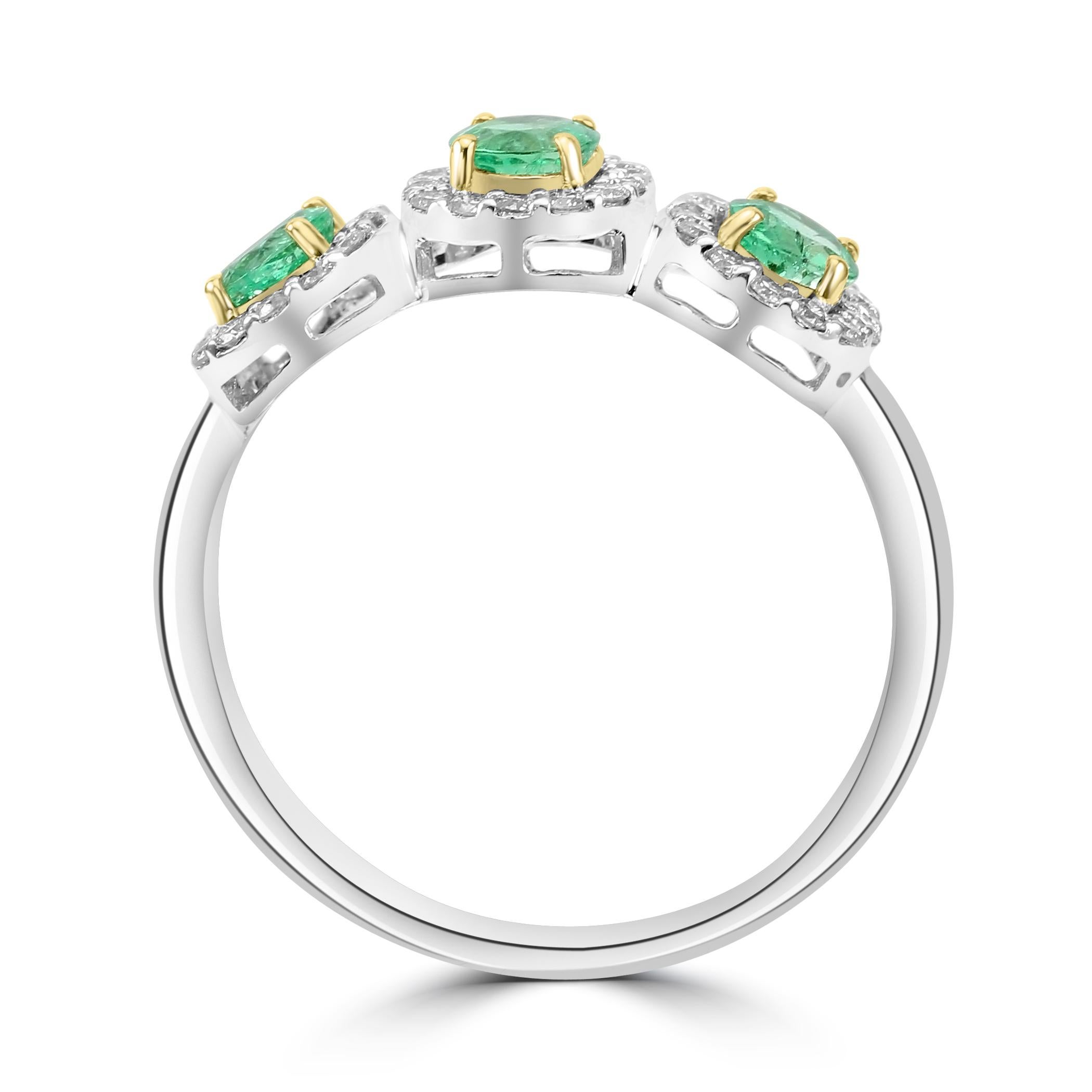 Women's or Men's Emerald Round White Diamond Round 18K White Gold 3-Stone Engagement Fashion Ring For Sale