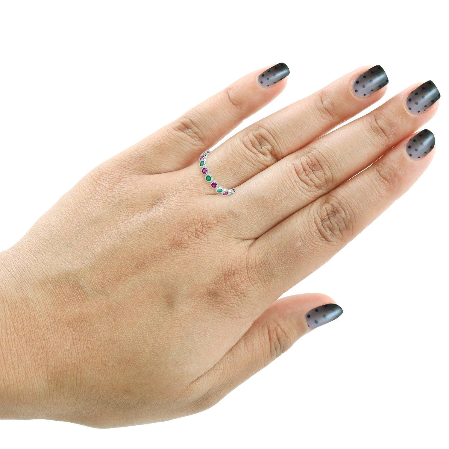 Im Angebot: Eternity-Ring mit Smaragd und Rubin aus 18 Karat Gold () 3