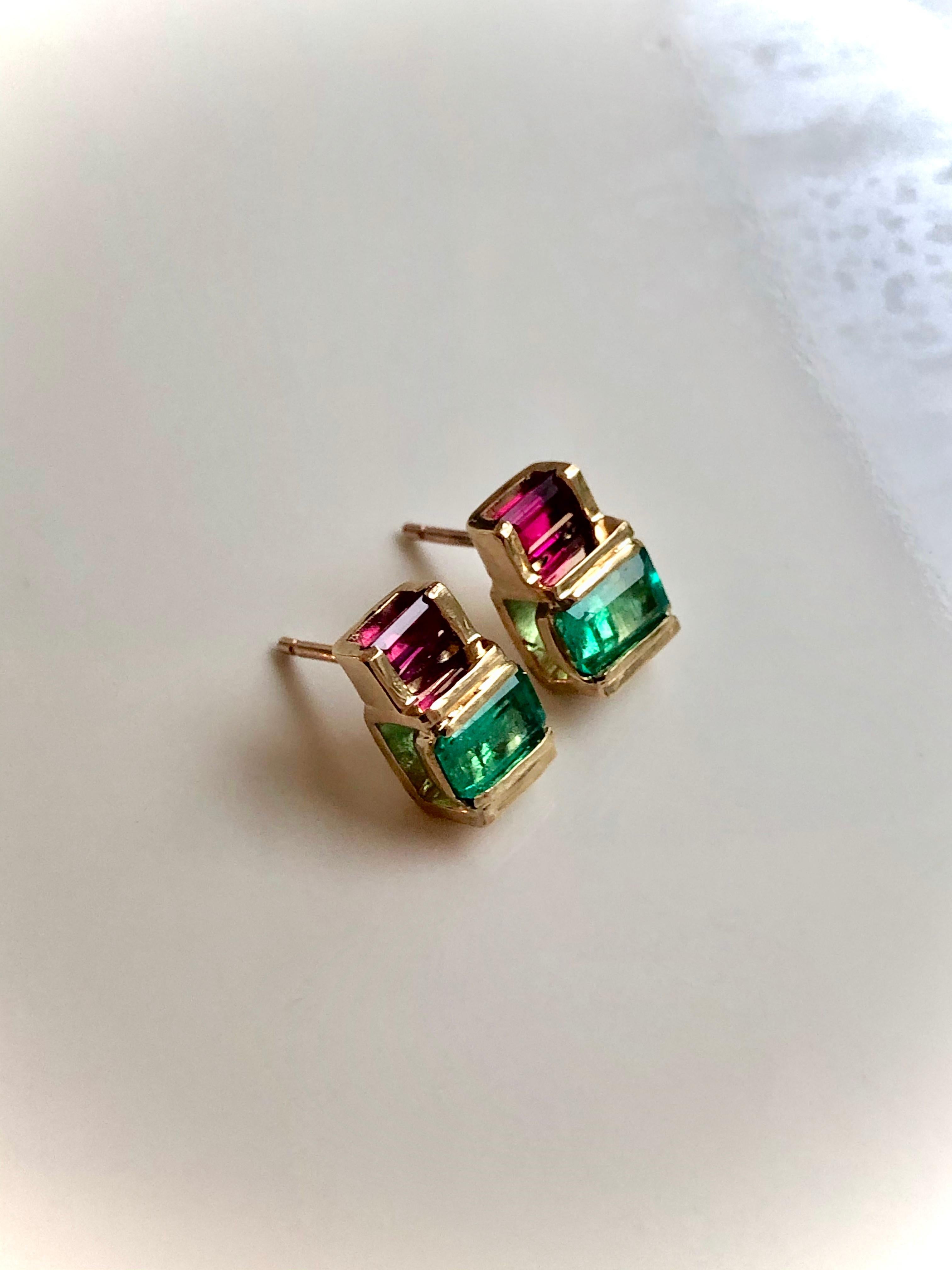 Colombian Emerald Ruby 18 Karat Yellow Gold Earrings For Sale 5