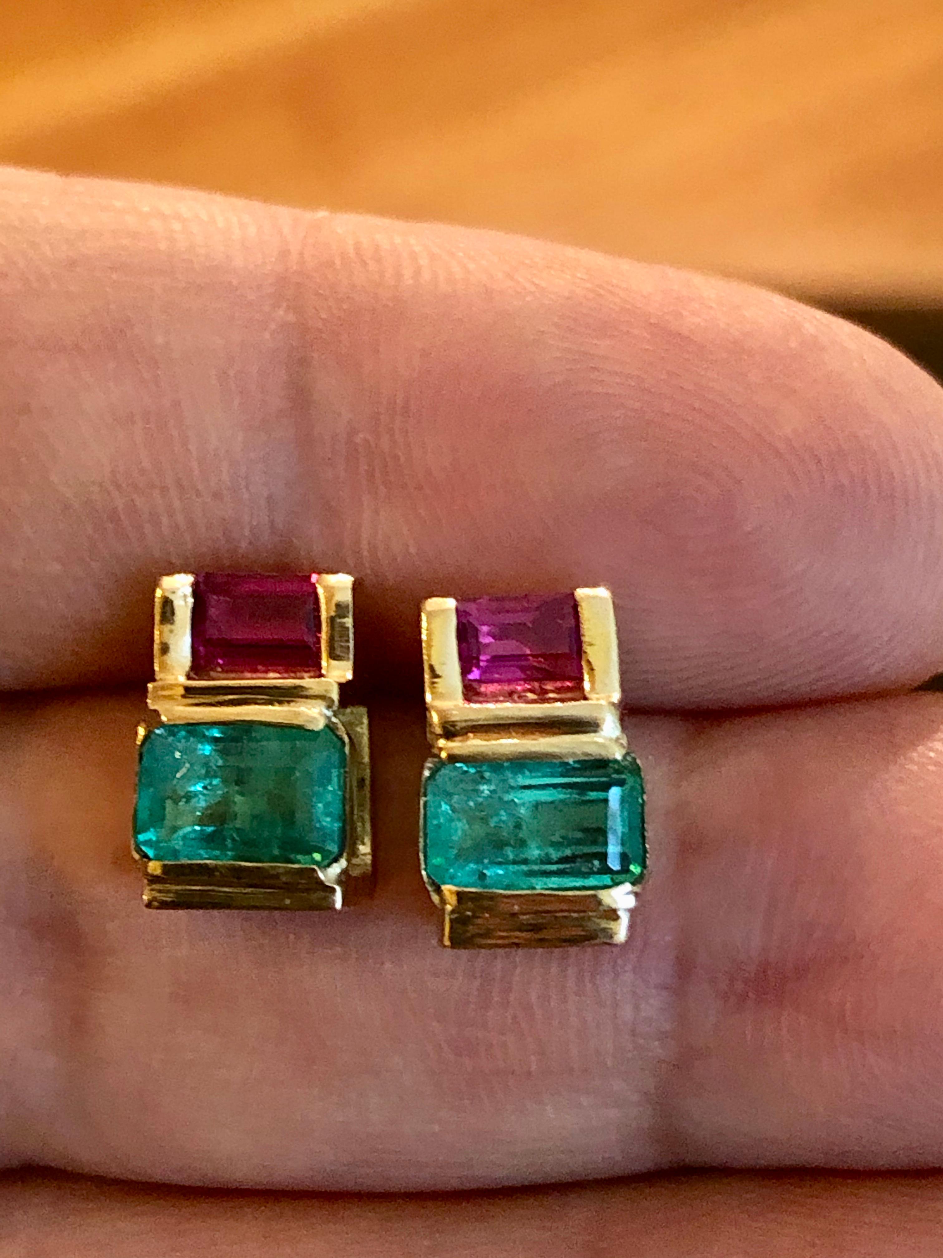 Colombian Emerald Ruby 18 Karat Yellow Gold Earrings For Sale 2