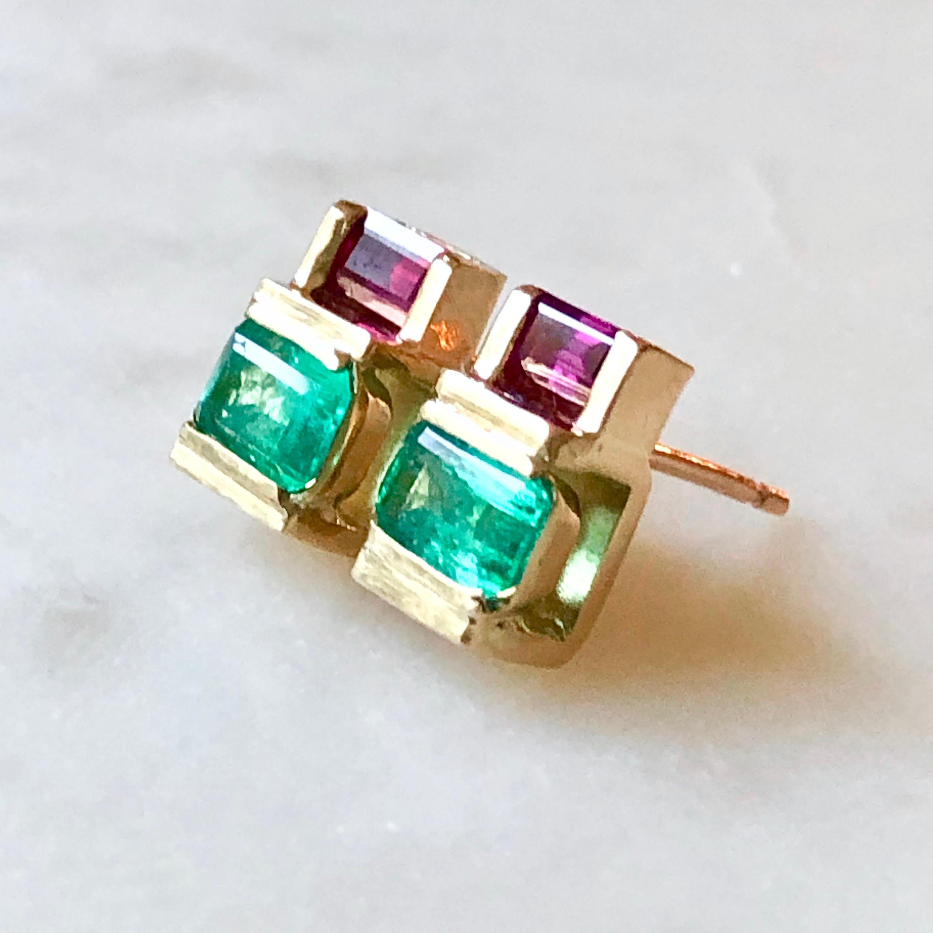 Colombian Emerald Ruby 18 Karat Yellow Gold Earrings For Sale 3