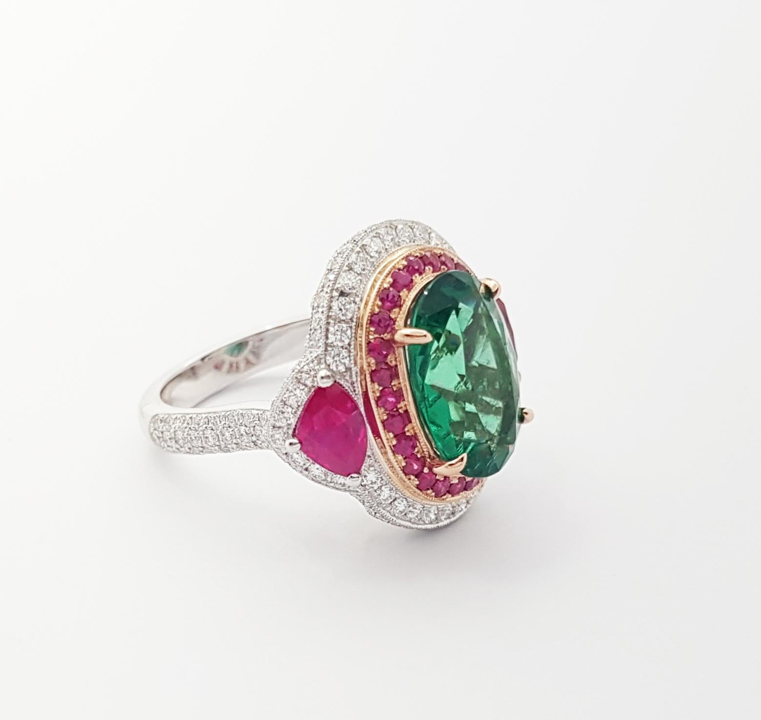Ring mit Smaragd, Rubin und Diamant in 18 Karat Weißgold Fassungen gefasst im Angebot 6