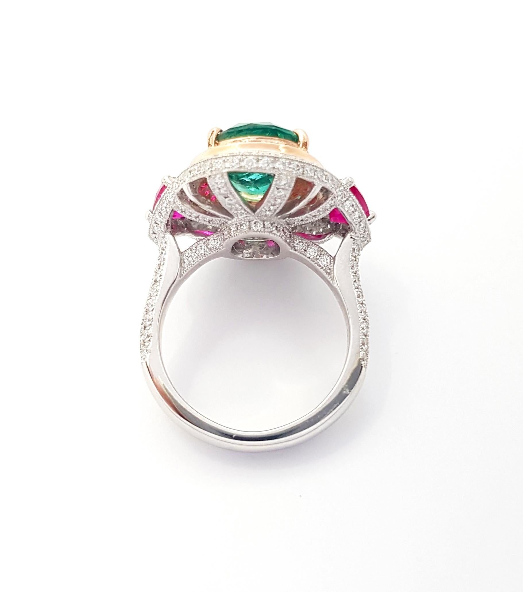 Ring mit Smaragd, Rubin und Diamant in 18 Karat Weißgold Fassungen gefasst im Angebot 7