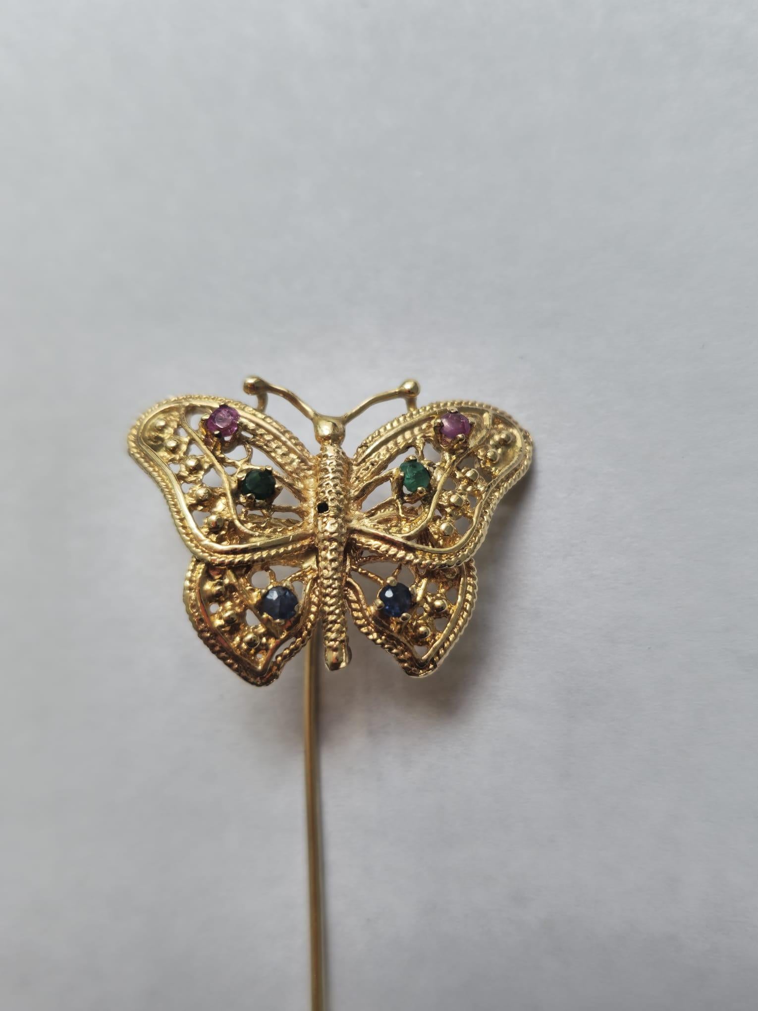 Emerald, Ruby, and Sapphire Multigemstone Pin in 18k Gold In Excellent Condition For Sale In Miami, FL
