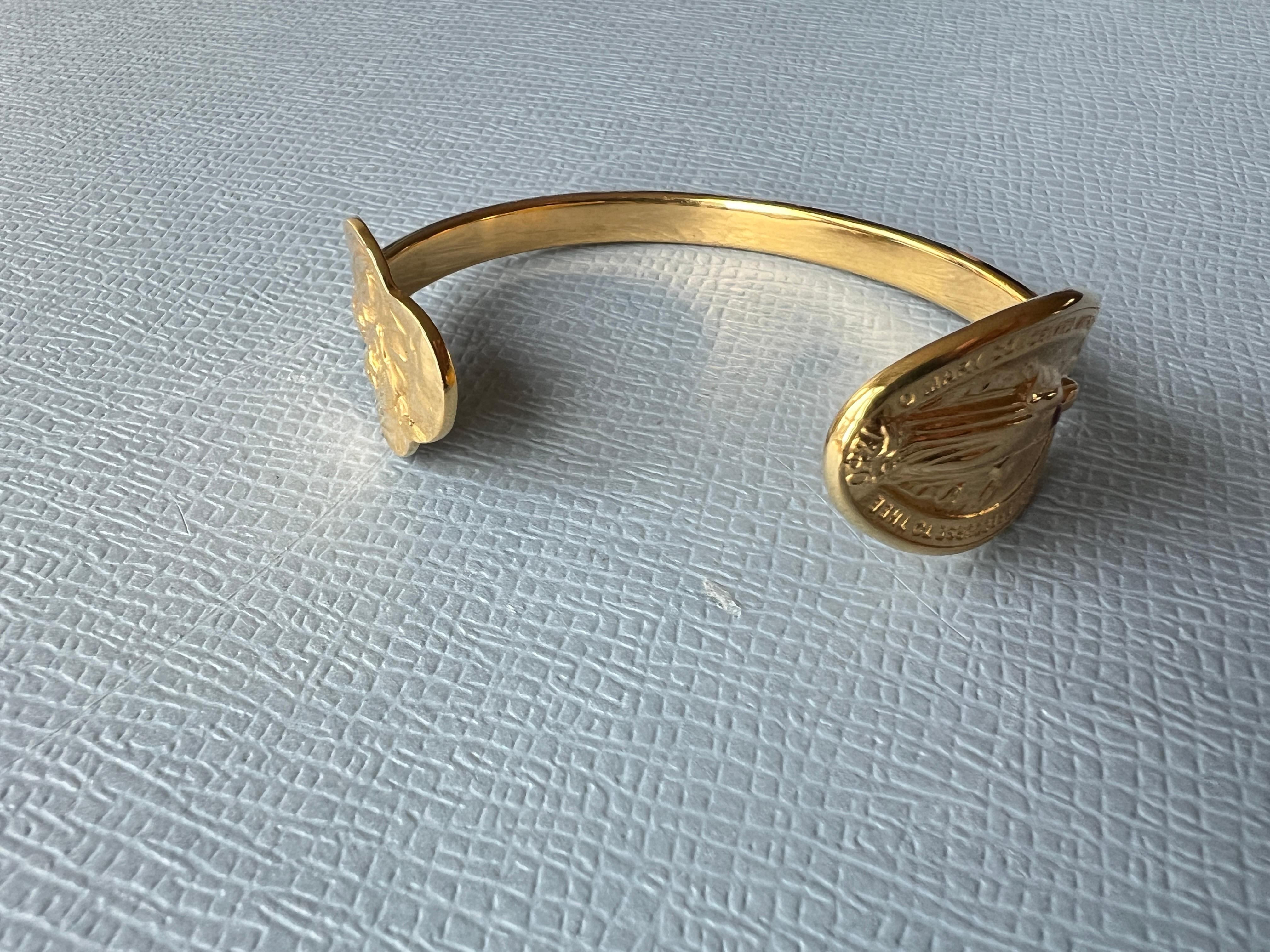 Rubí esmeralda  Pulsera brazalete Virgen María baño de oro J DAUPHIN en venta 2