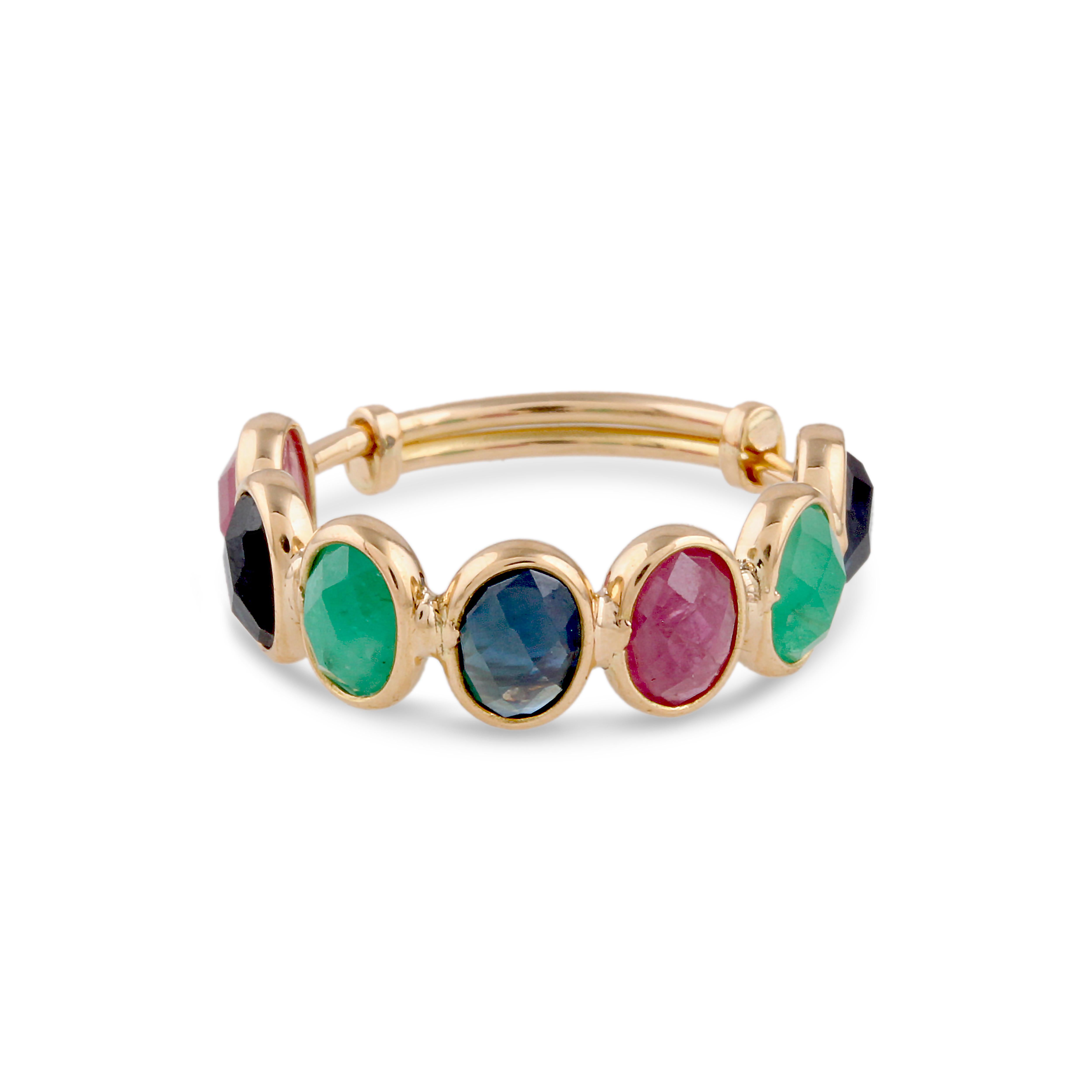 La bague Tresor Beautiful Ring contient 4.35 carats de pierres précieuses. Les bagues sont une ode à la beauté luxueuse et classique, avec des pierres précieuses étincelantes et des teintes féminines. Leur design contemporain et moderne les rend