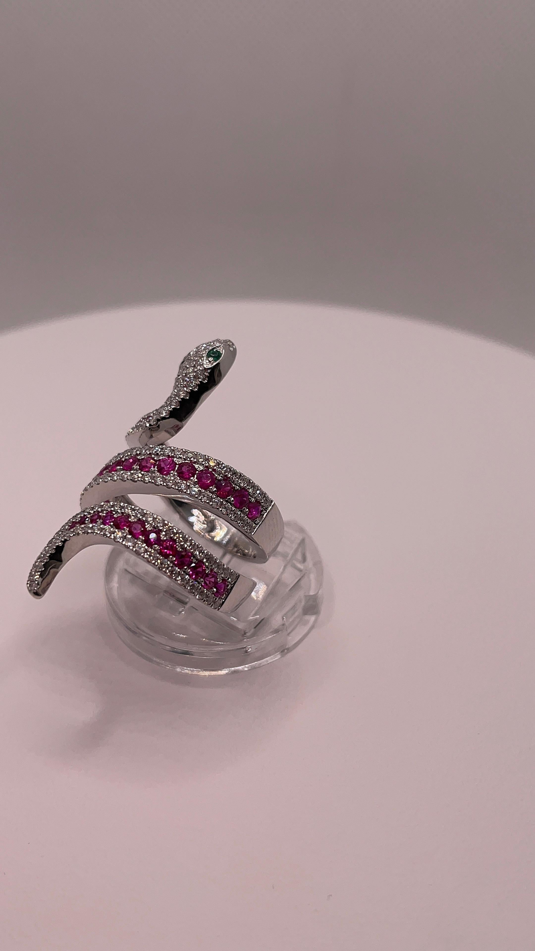 Smaragd-Rubin-Diamant-Schlangenring (Moderne) im Angebot