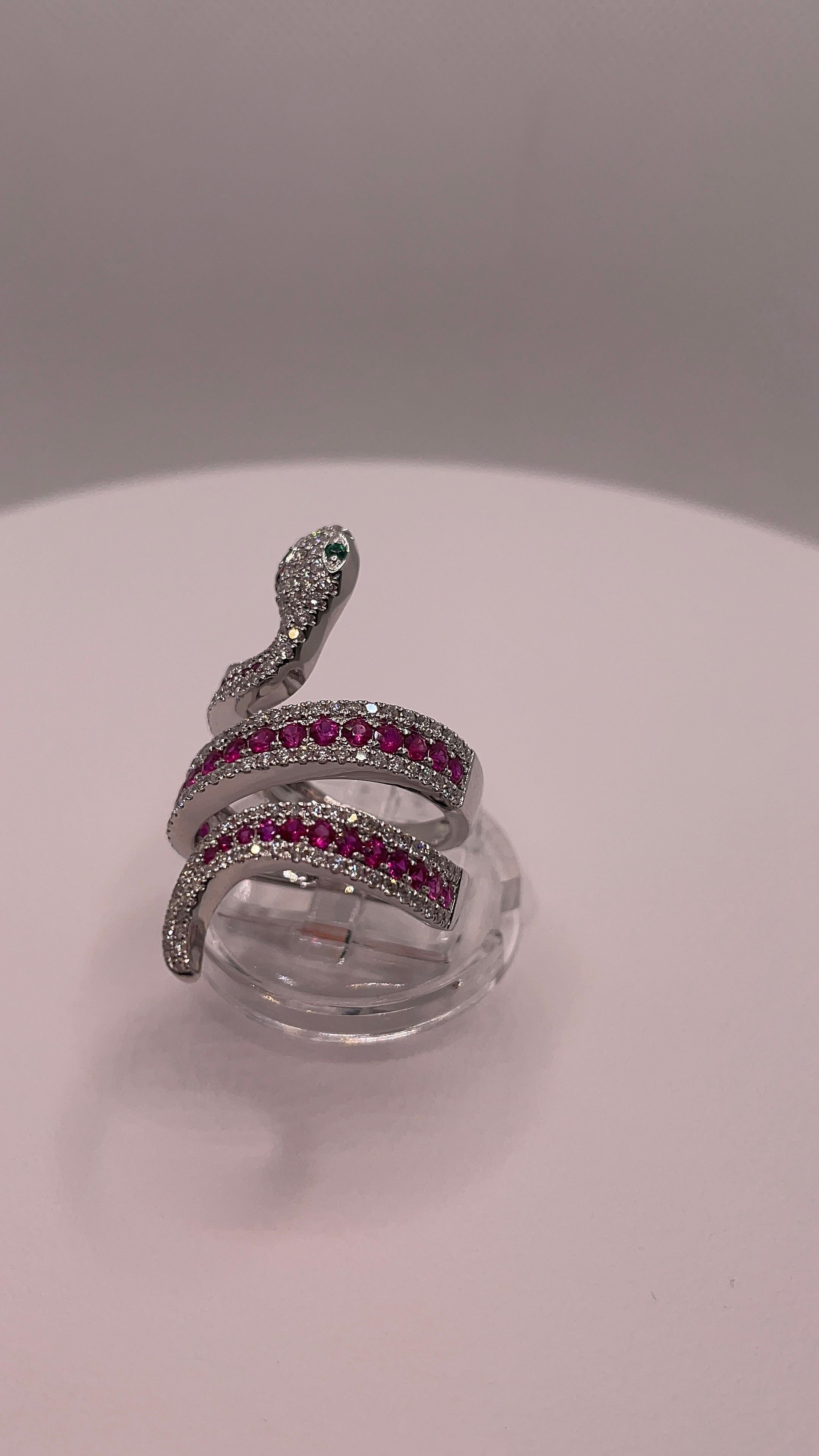 Smaragd-Rubin-Diamant-Schlangenring (Rundschliff) im Angebot