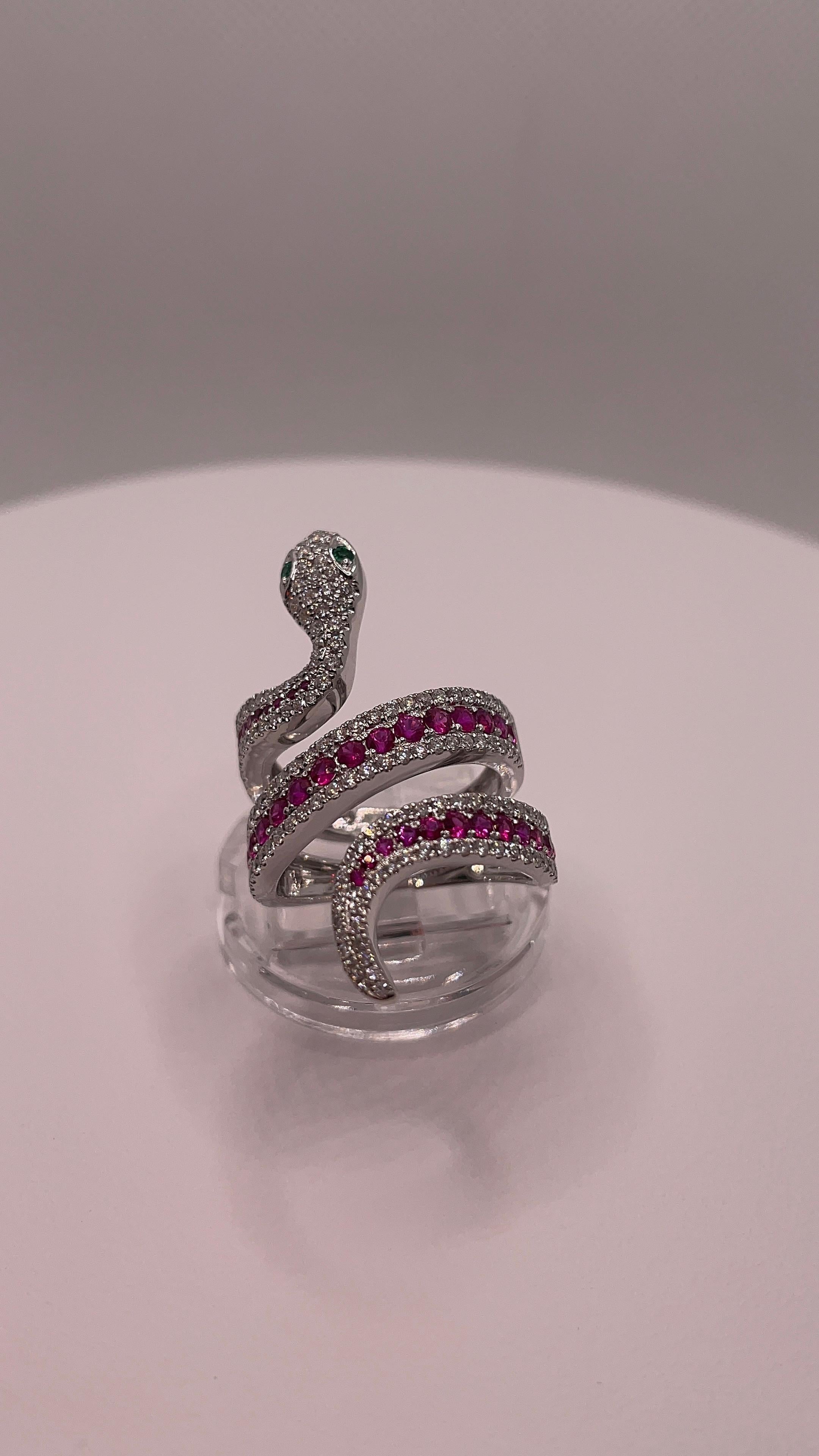Smaragd-Rubin-Diamant-Schlangenring im Zustand „Neu“ im Angebot in Hong Kong, HK