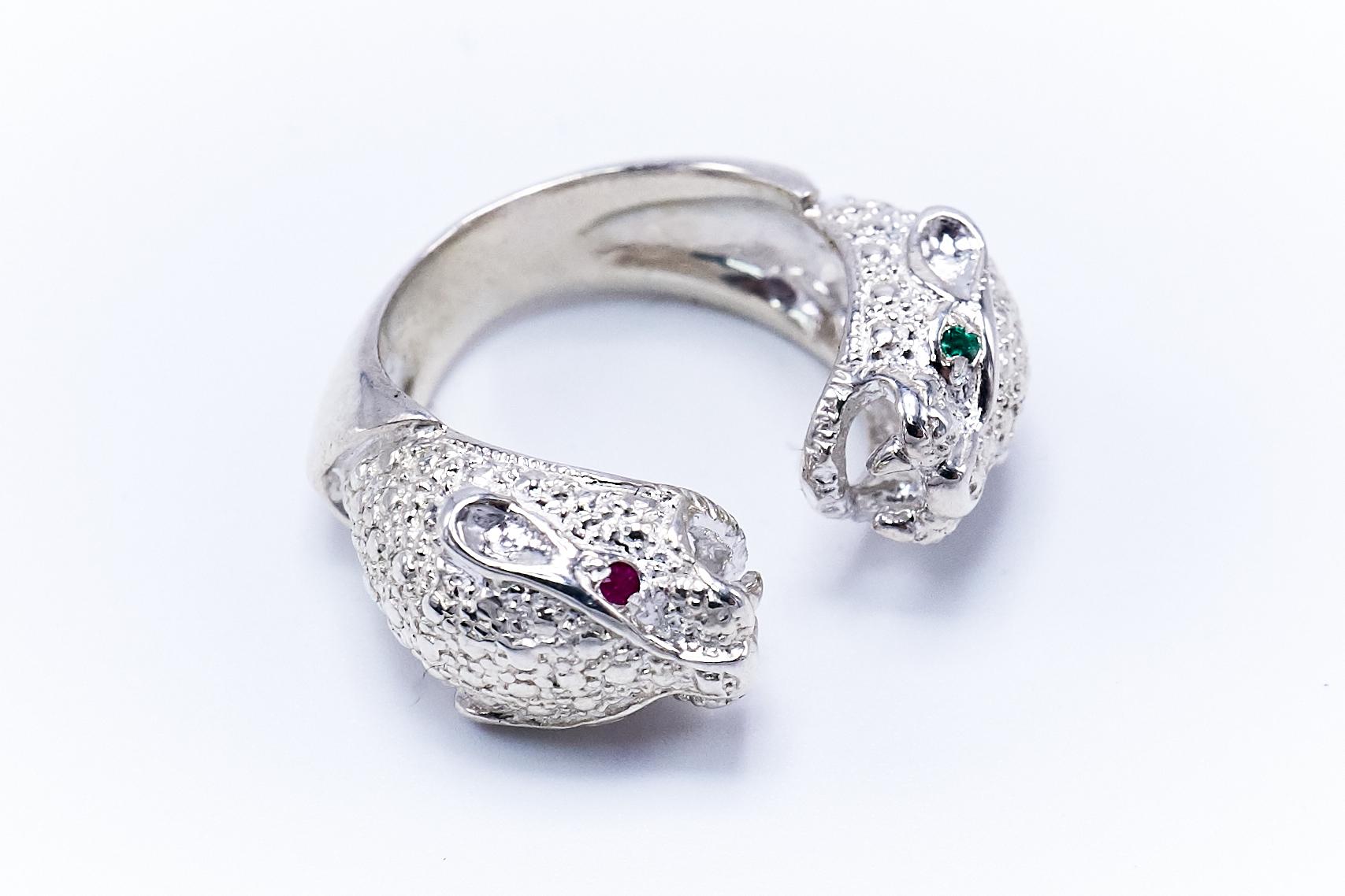 Smaragd-Rubin-Doppelkopf Jaguar-Ring aus Sterlingsilber Tierschmuck J Dauphin (Smaragdschliff) im Angebot