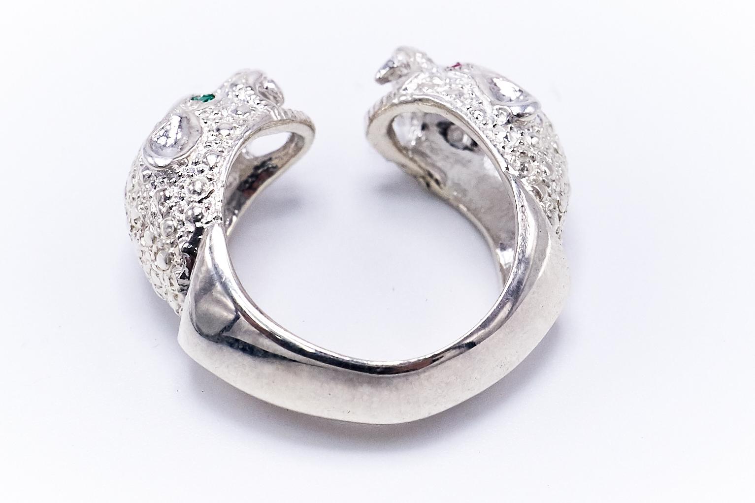 Smaragd-Rubin-Doppelkopf Jaguar-Ring aus Sterlingsilber Tierschmuck J Dauphin Damen im Angebot