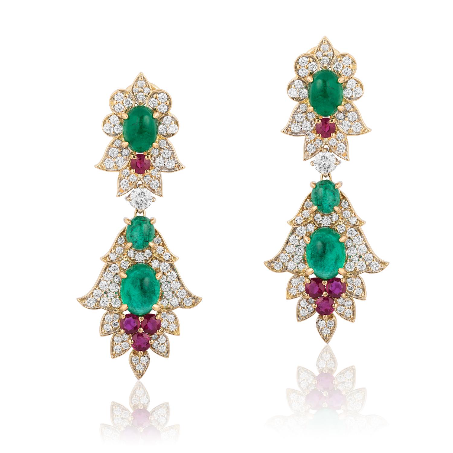Andreoli Emerald Ruby Earrings Yellow Gold 18 Karat Cabochon Diamond Dangle 

These Andreoli Emerald Ruby 18k yellow gold earrings features:

- 2.21 carat Diamond Round brilliant cut  (F-G-H Color, VS-SI Clarity)
- 9.40 carat Emerald cabochon
- 1.84