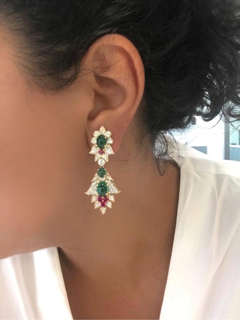 Women's or Men's Emerald Ruby Earrings Yellow Gold 18 Karat Cabochon Diamond Dangle Andreoli For Sale
