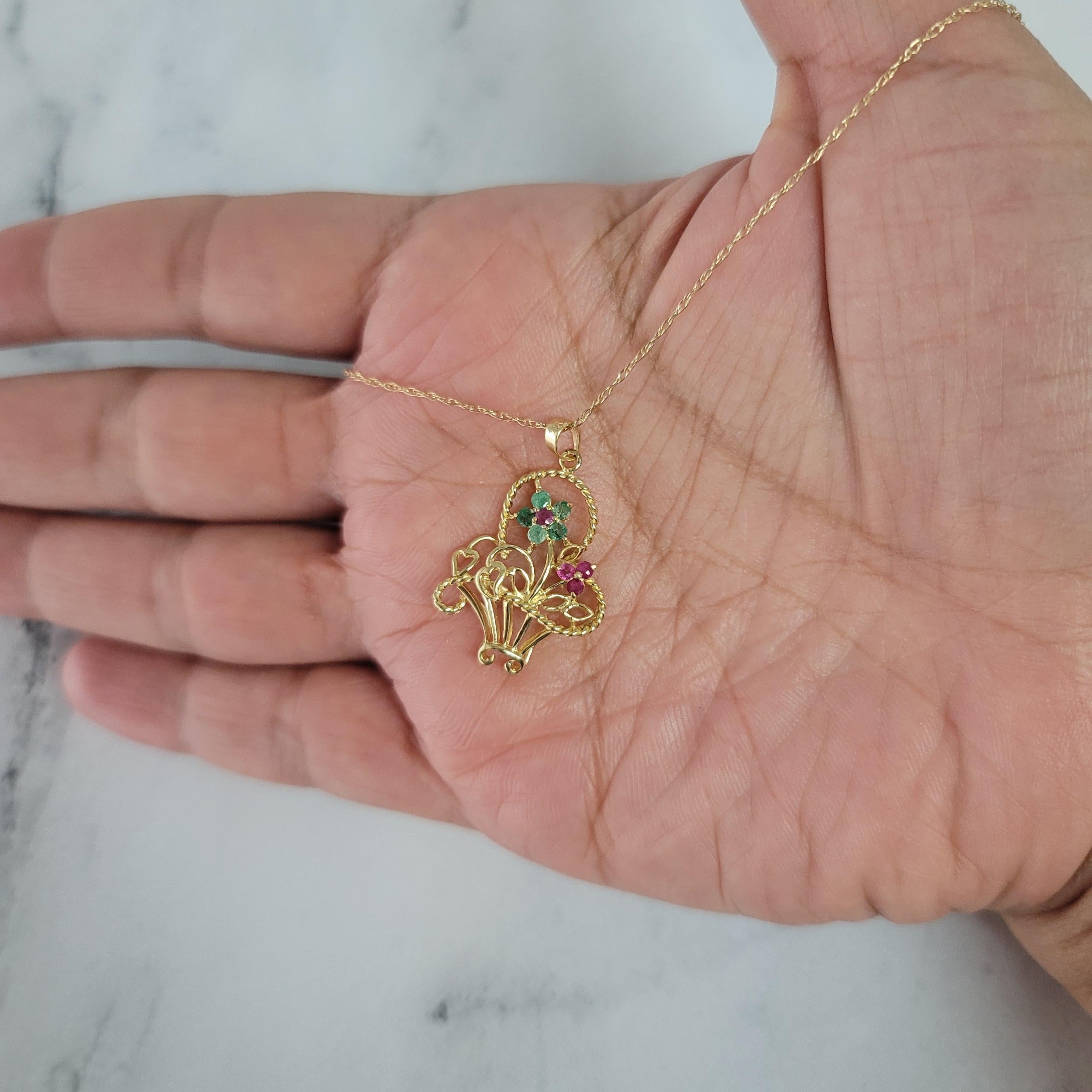 Collana con cesto di fiori di smeraldo e rubino In condizioni Nuovo in vendita a Sugar Land, TX