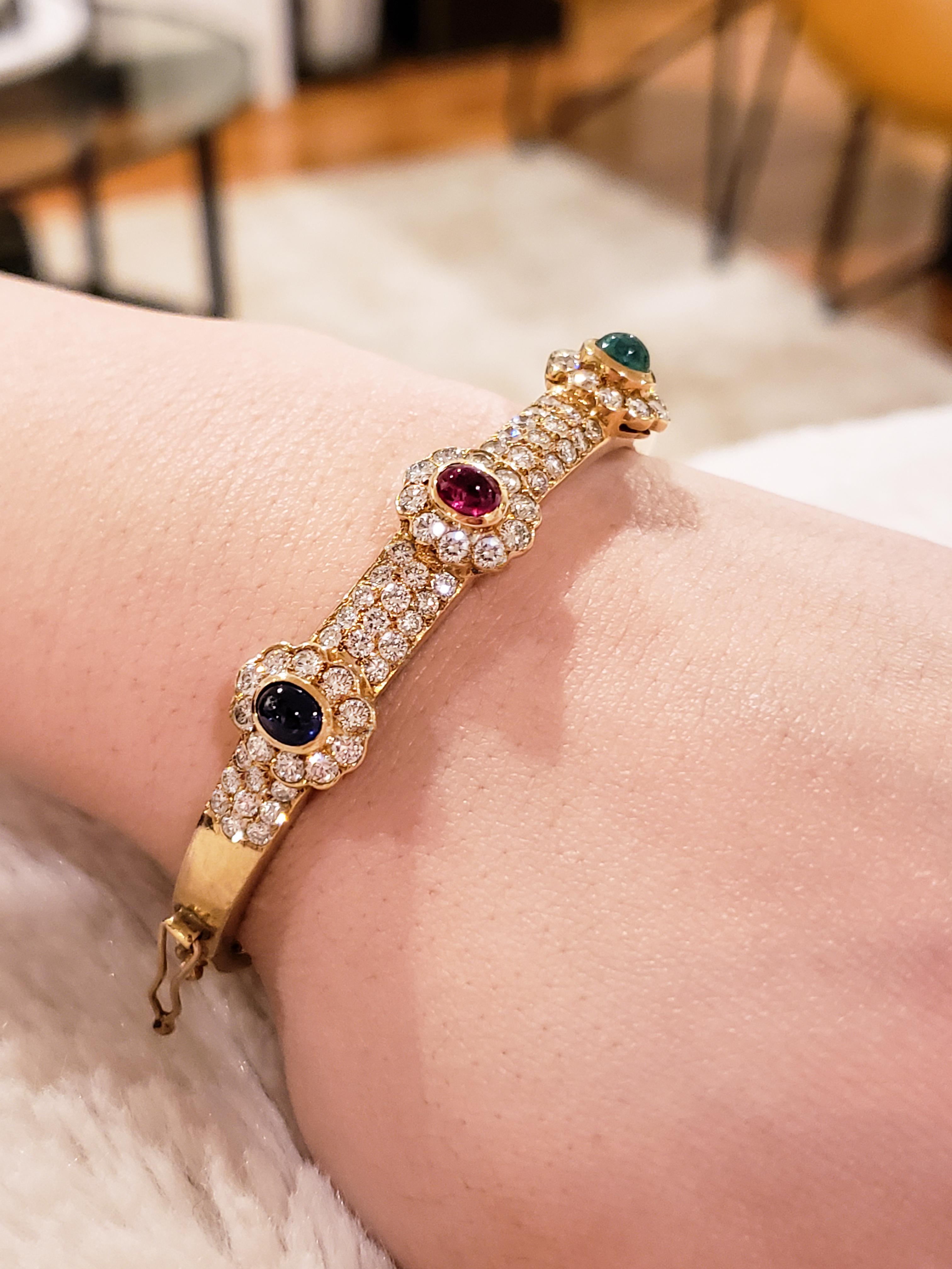 Emerald, Ruby, Sapphire and Diamond Flower Bangle Bracelet In Good Condition For Sale In New York, NY