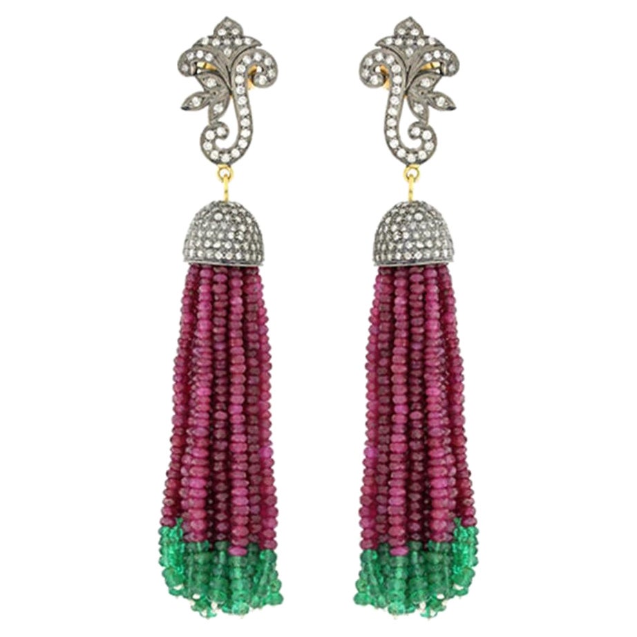 Boucles d'oreilles émeraude et rubis avec diamants en or blanc et argent 18 carats