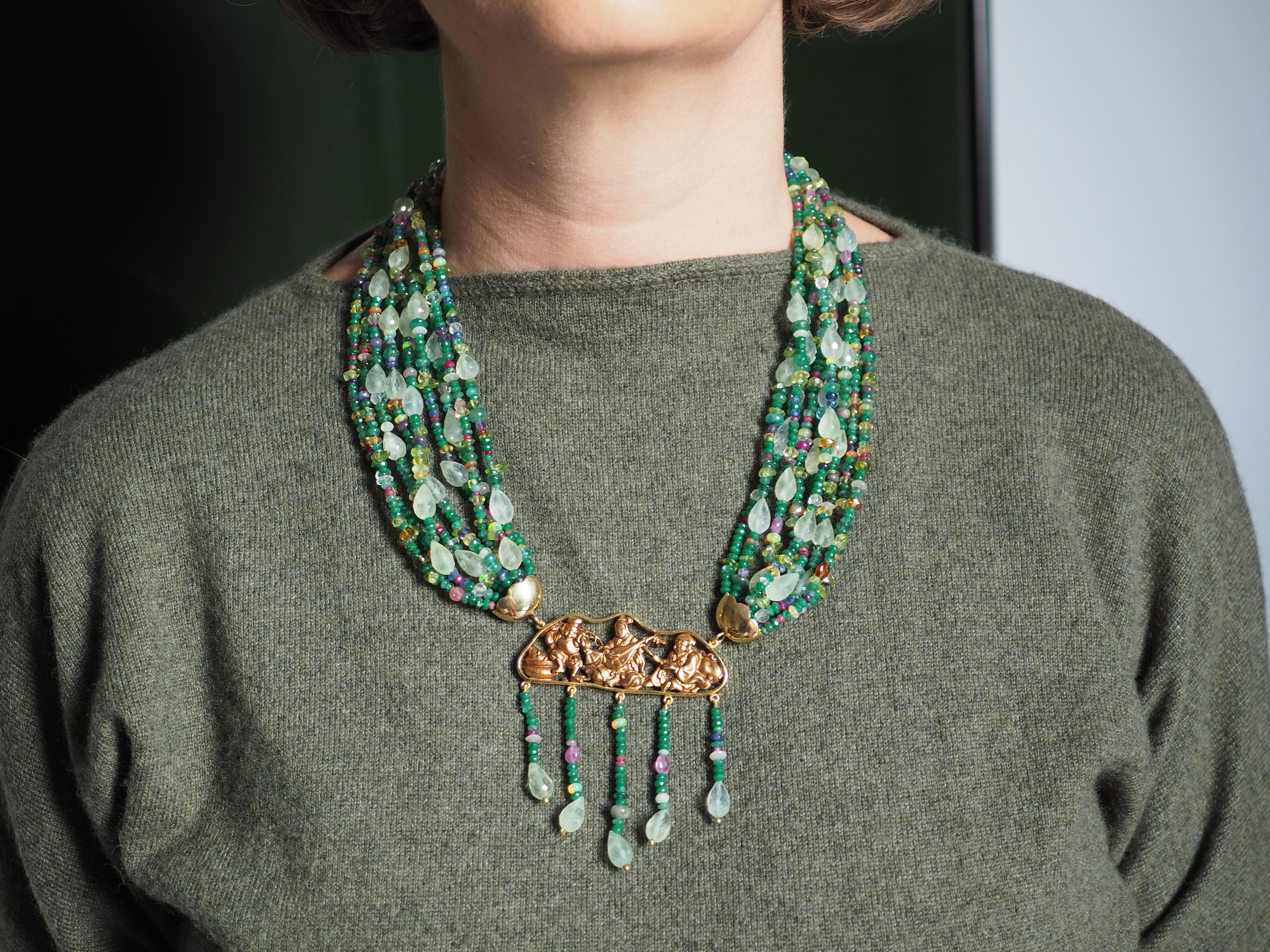 Collana in oro con smeraldo, rubino e tormalina In condizioni Nuovo in vendita a Milan, IT