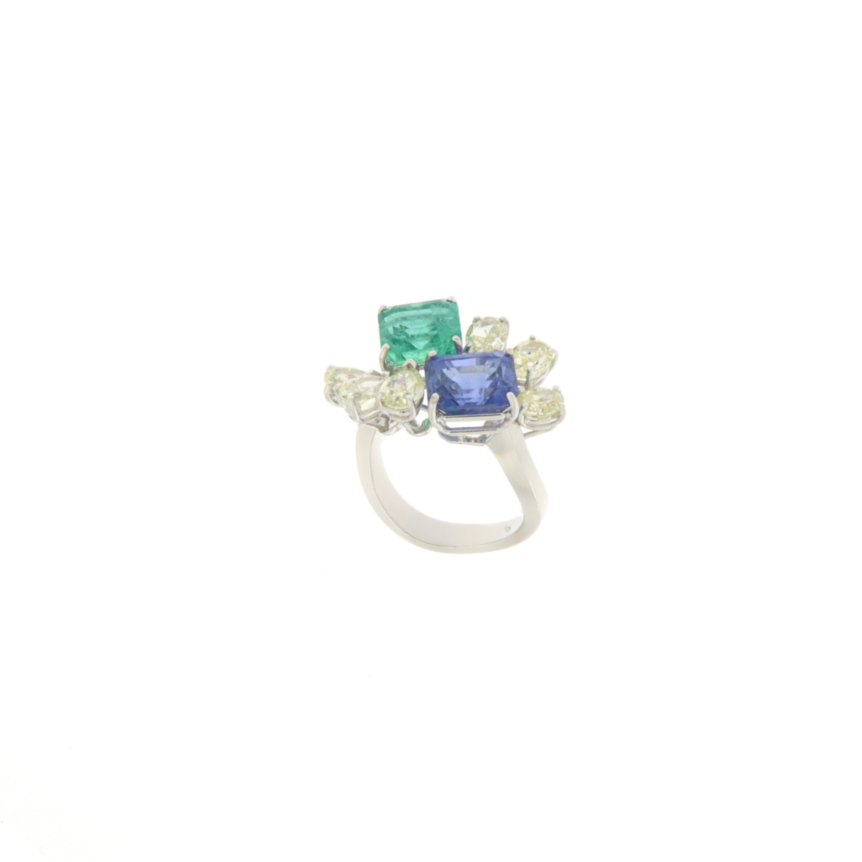 Women's Emerald Sapphire Diamonds 18 Karats Wight Gold Cocktail Ring 