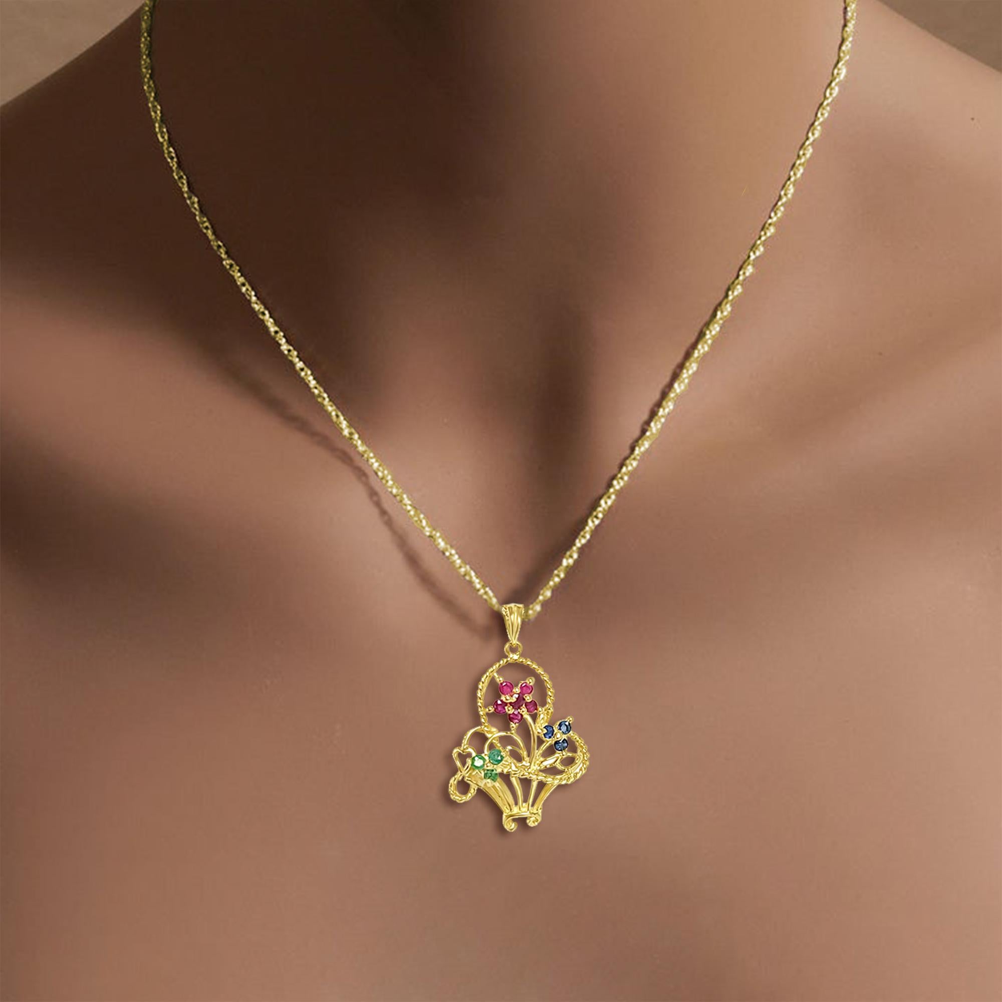 ♥ Riepilogo del prodotto ♥

Pietra principale: Smeraldo, rubino e zaffiro
Circa. Peso in carati: .20cttw
Materiale della fascia: Oro giallo 14k
Dimensioni: 29mm x 18mm l. cauzione
Taglio della pietra: Rotondo
Peso: 2 grammi
Catena: 16