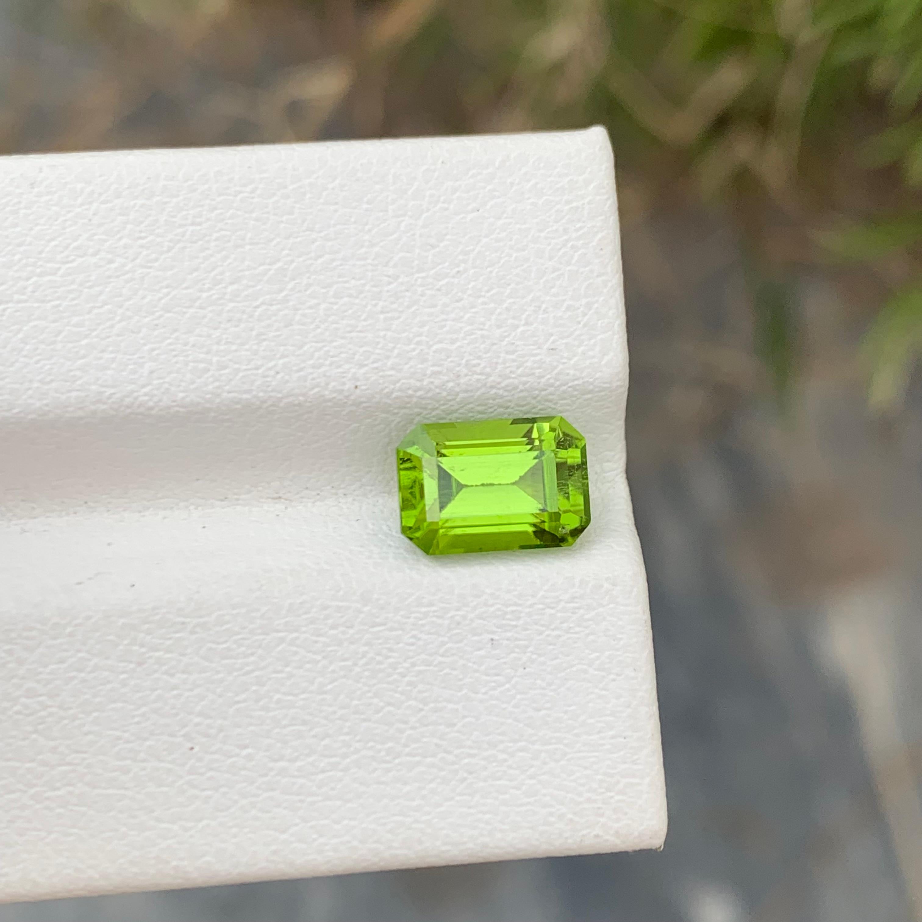 Emerald Cut Emerald Shape 2.65 Carat Natural Apple Green Peridot Ring Shape Gem  For Sale