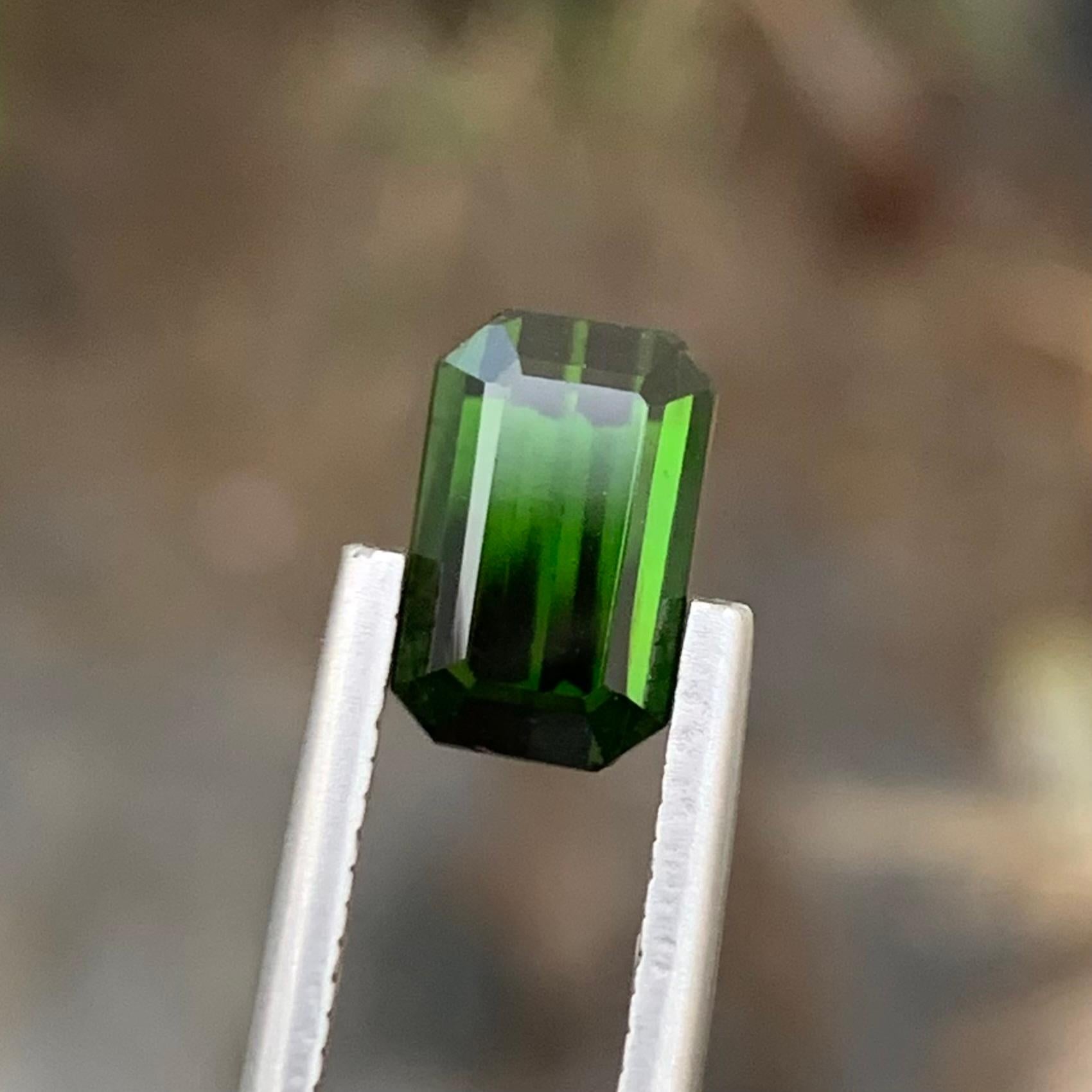Emerald Shape Natural Loose Green Tourmaline 2.60 Carat Earth Mine Gem  In New Condition For Sale In Peshawar, PK