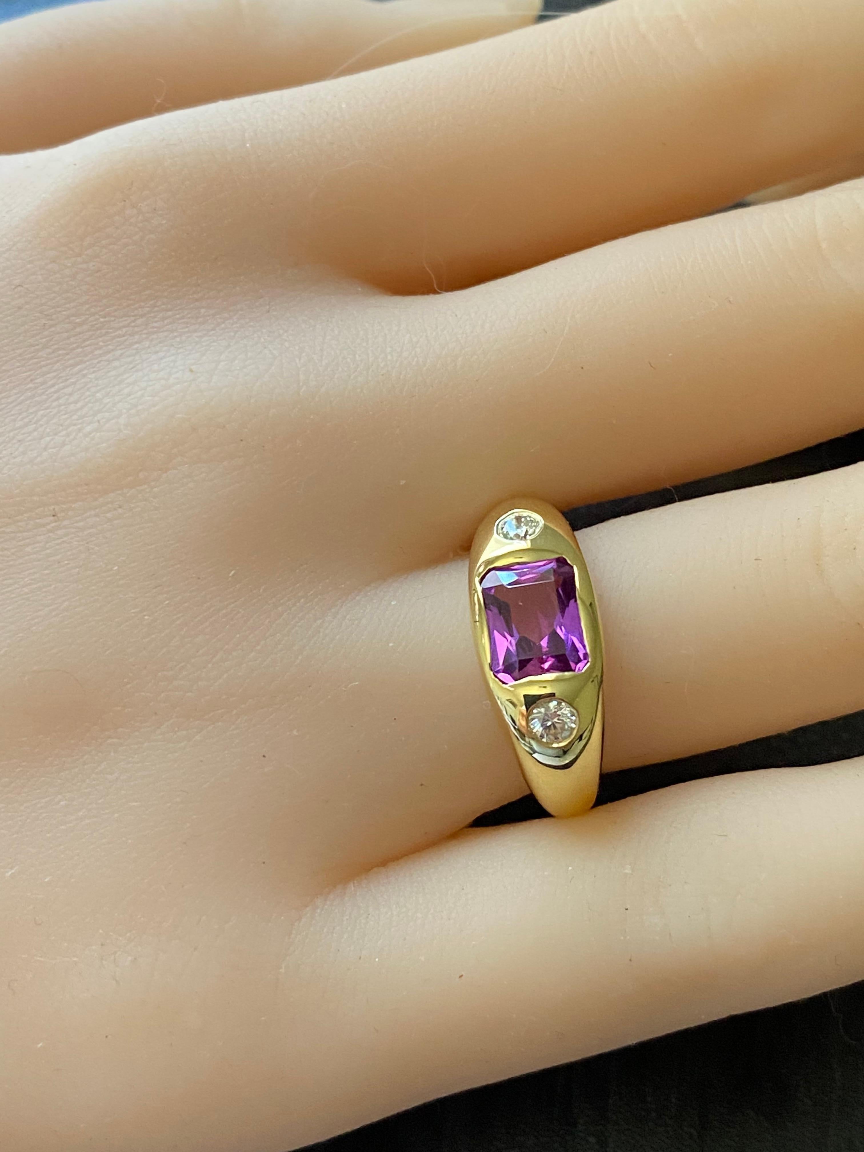 Contemporary Pink Sapphire Diamond 2.10 Carat Ring 18 Karat Yellow Gold Cocktail Ring