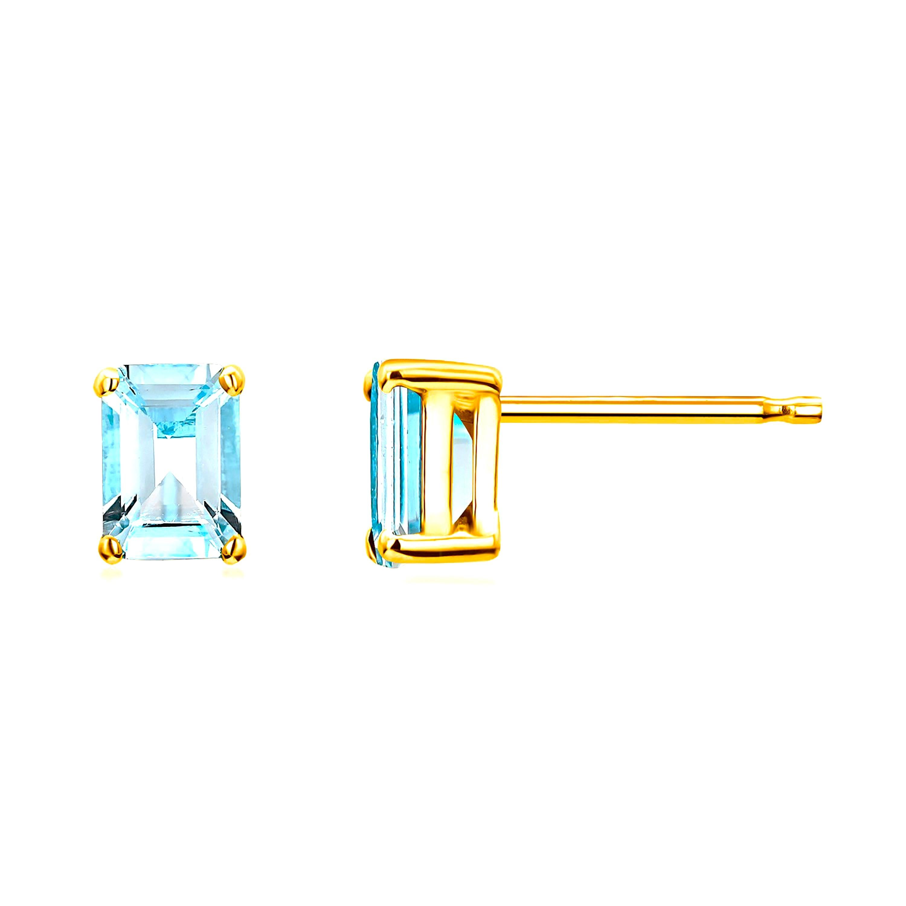 Contemporary Emerald Shaped Aquamarine Set in Yellow Gold Stud Earrings Weighing 1.60 Carats
