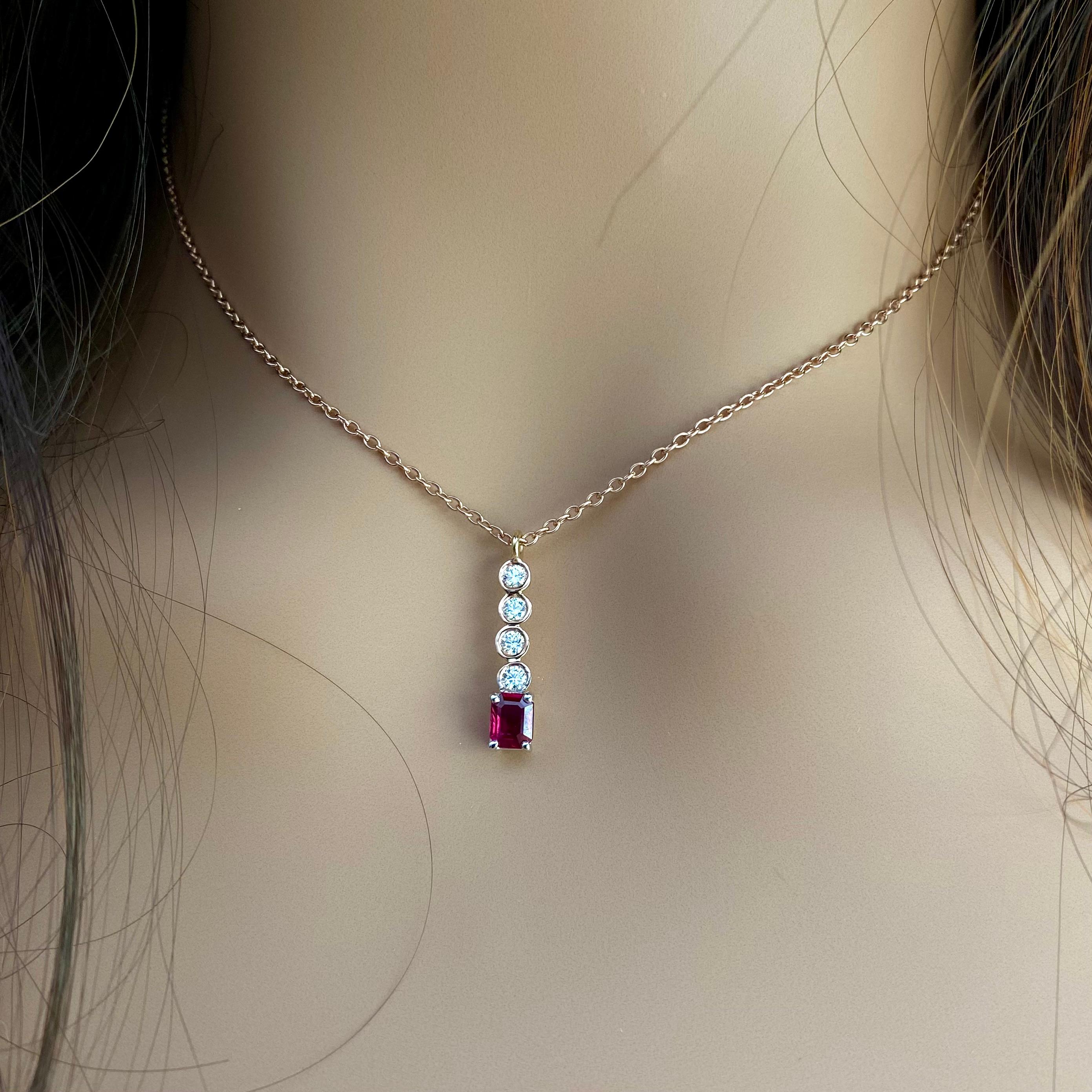 Women's Emerald Shaped Burma Ruby Diamond 0.95 Carat Lariat Rose Gold Necklace Pendant For Sale