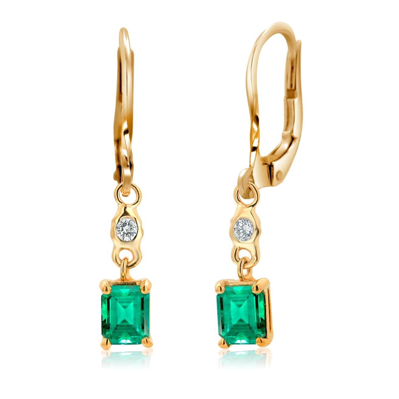 Women's or Men's Emerald Shaped Emerald Diamond 0.90 Carat Yellow Gold Drop 1.25 Inch Earrings