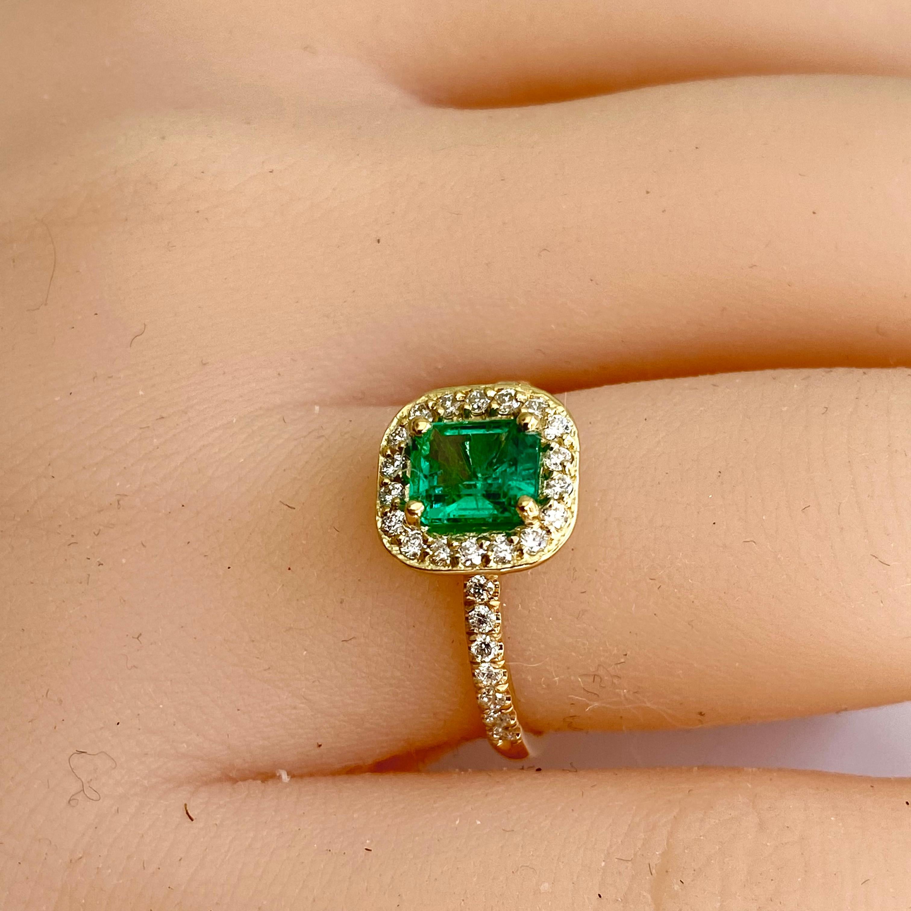 Contemporary Emerald Shaped Emerald Diamond 1.45 Carat Halo 18 Karat Yellow Gold Ring For Sale