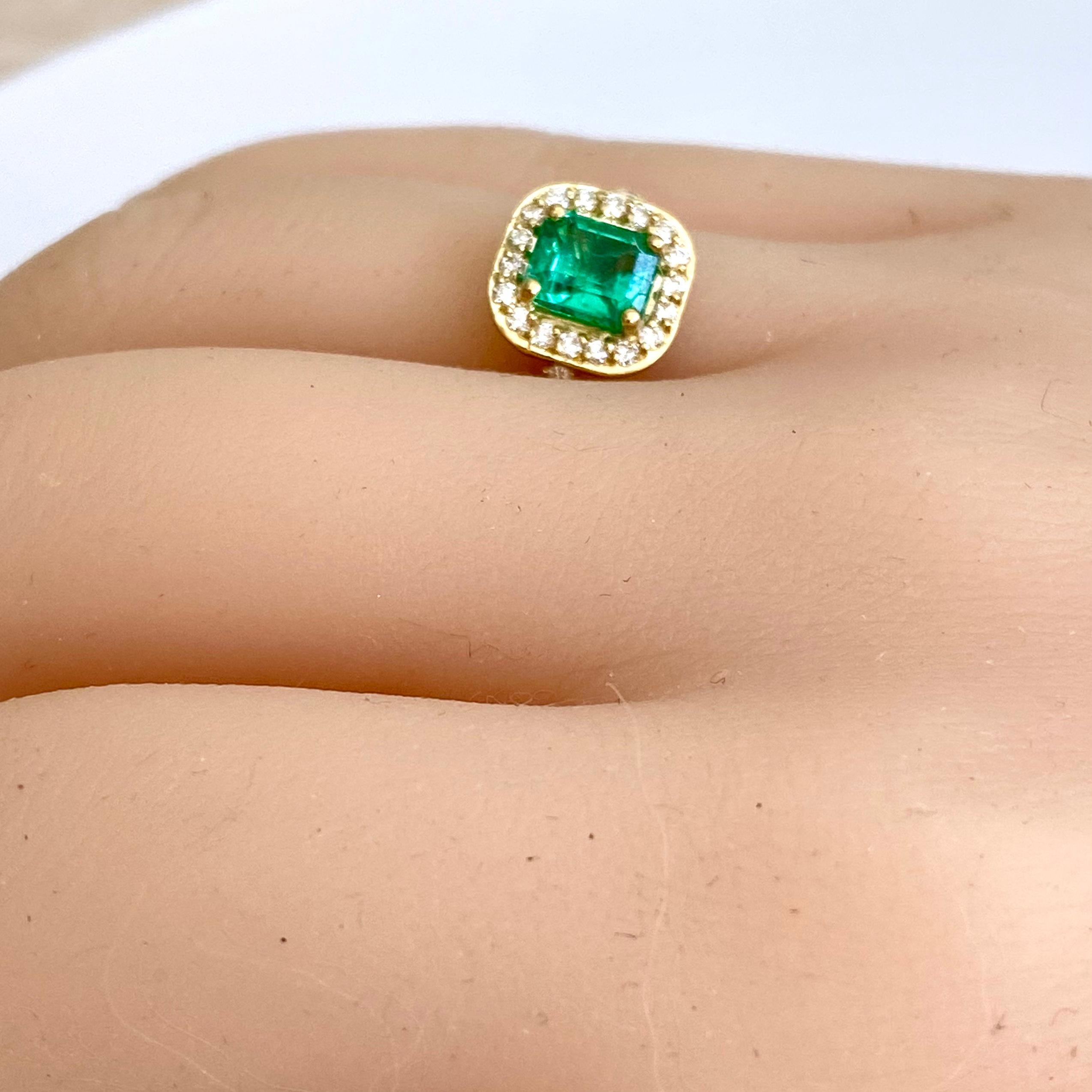 Emerald Shaped Emerald Diamond 1.45 Carat Halo 18 Karat Yellow Gold Ring In New Condition For Sale In New York, NY