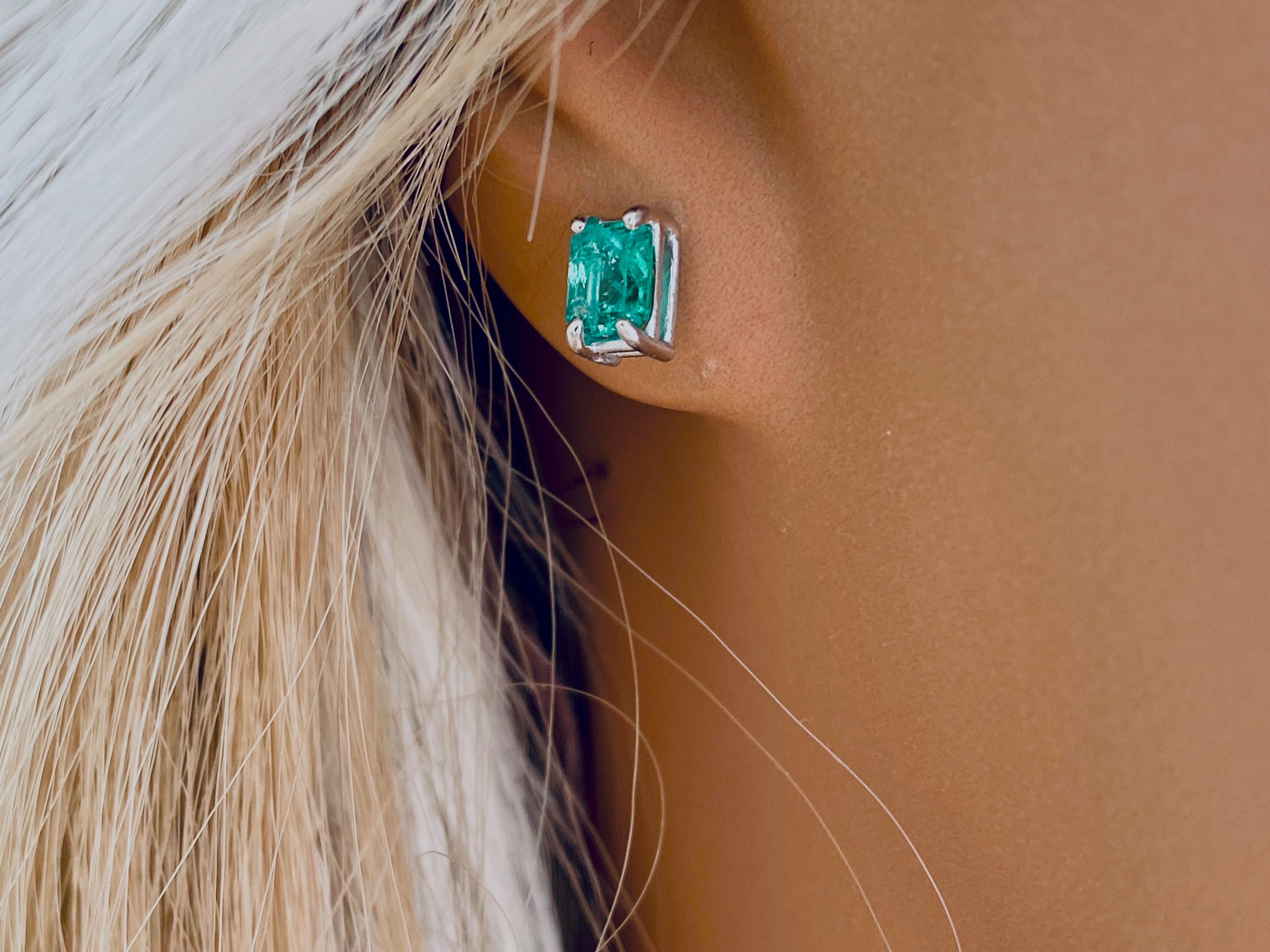 princess cut emerald earrings