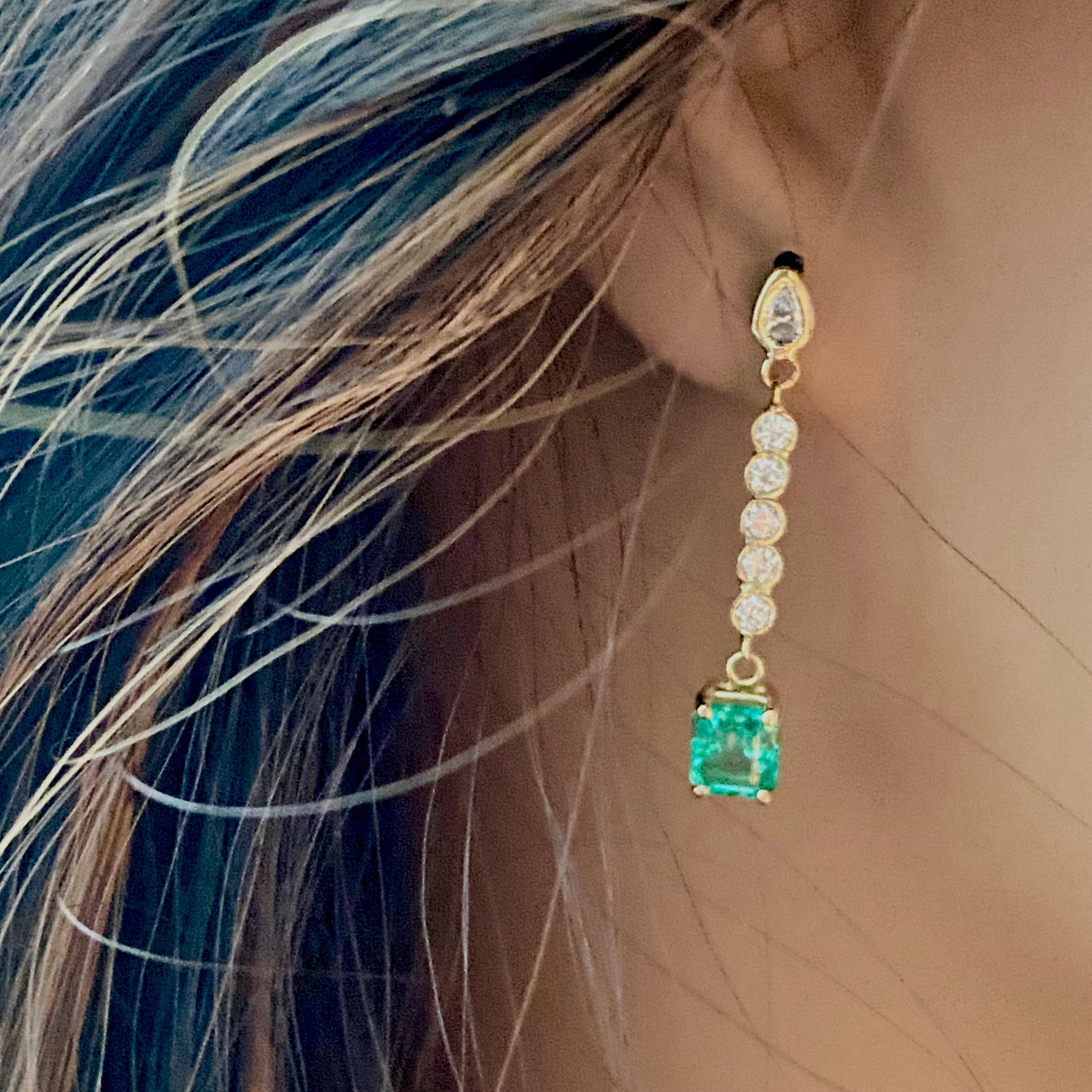 Contemporary Emerald Shaped Emerald Pear Diamond Diamond 2 Carat Linear Yellow Gold Earrings