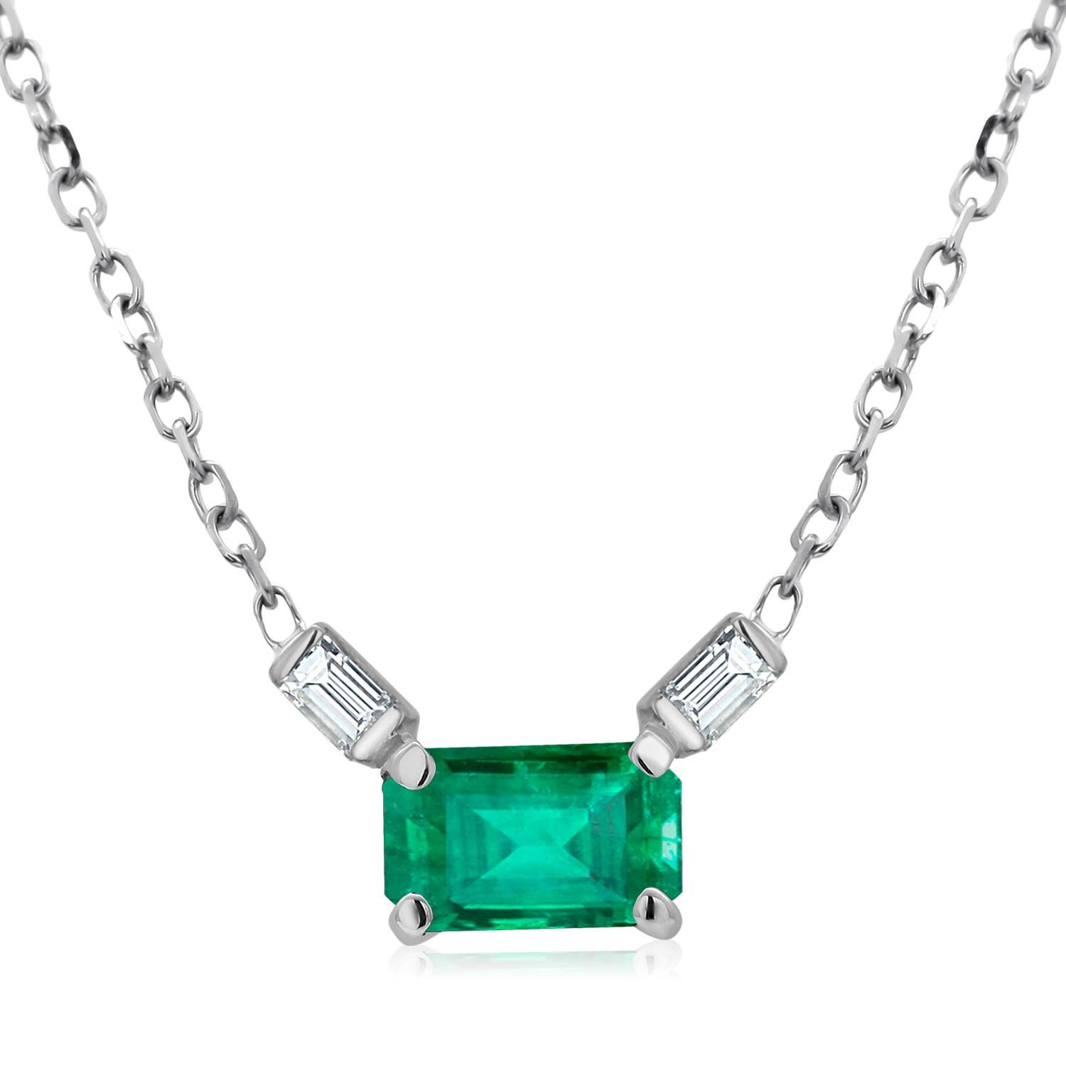 Emerald Shaped Emeralds Two Baguette Diamonds White Gold Drop Pendant Necklace In New Condition In New York, NY