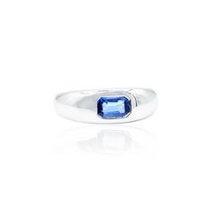Emerald Signet Ring in 14ct white gold