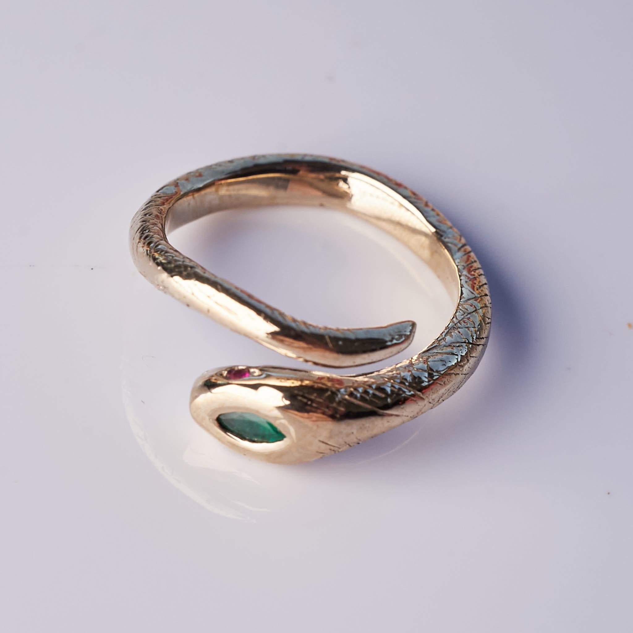 Victorian Style Gold Ring Marquis Emerald For Sale 4