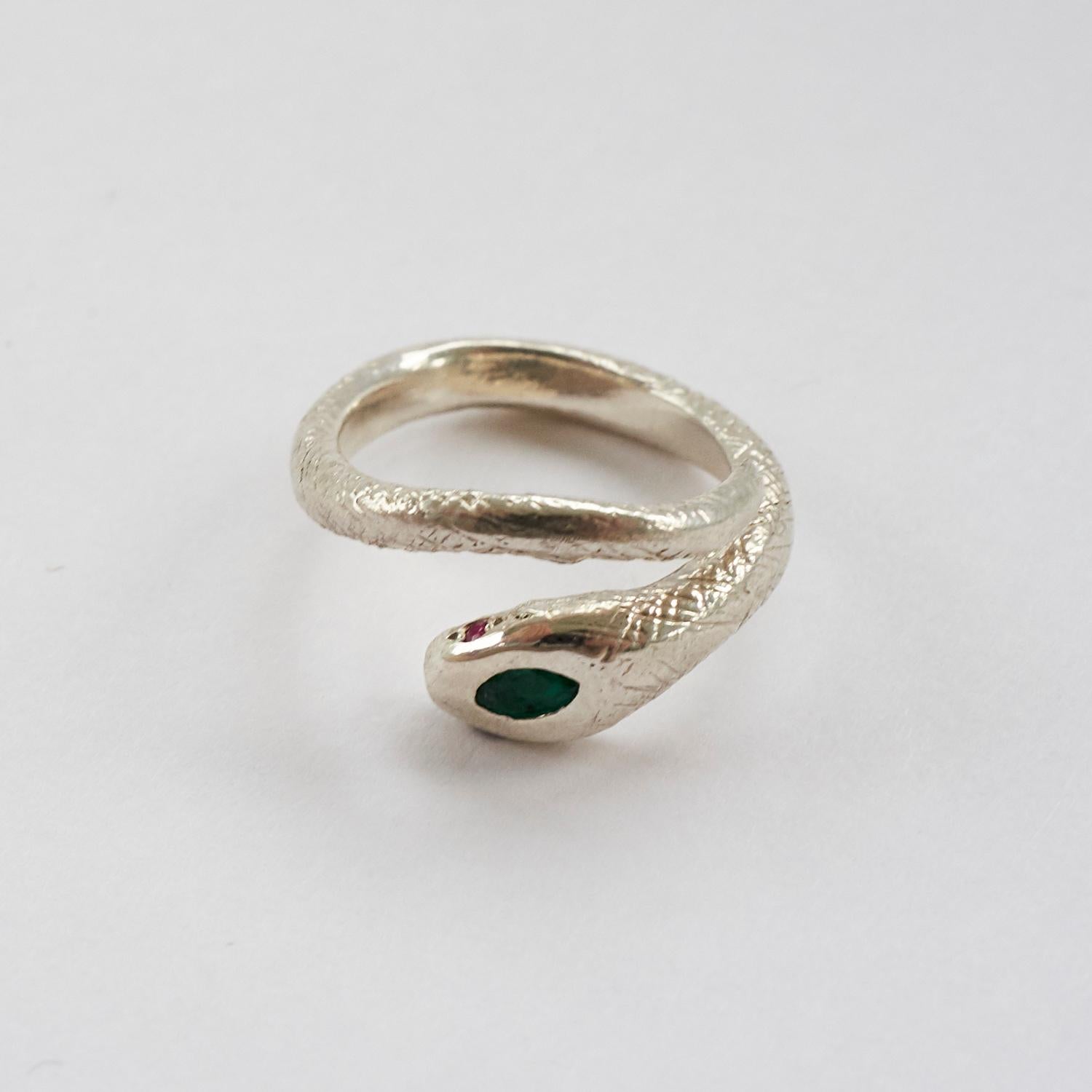 Emerald Ruby Snake Ring Silver Onesie Victorian Cocktail Style Animal J Dauphin In New Condition In Los Angeles, CA