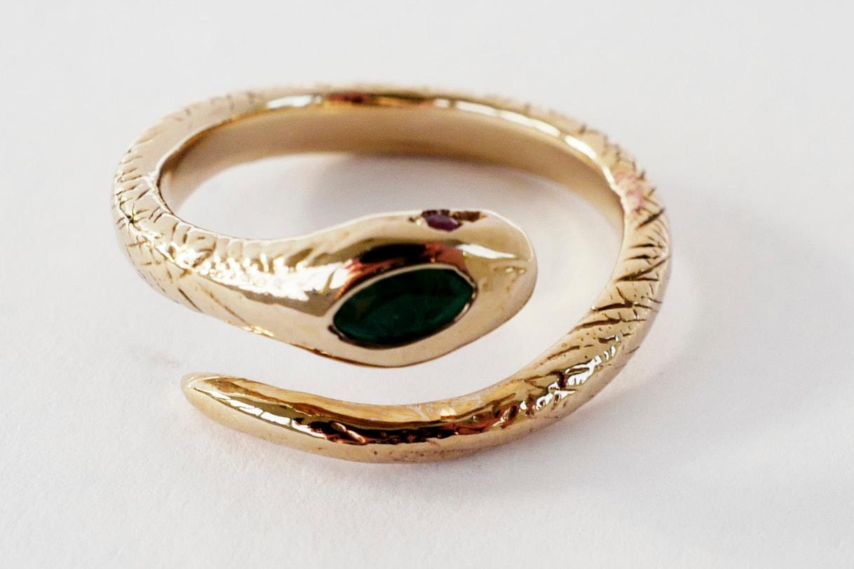 Emerald Snake Ring Gold Ruby In New Condition For Sale In Los Angeles, CA