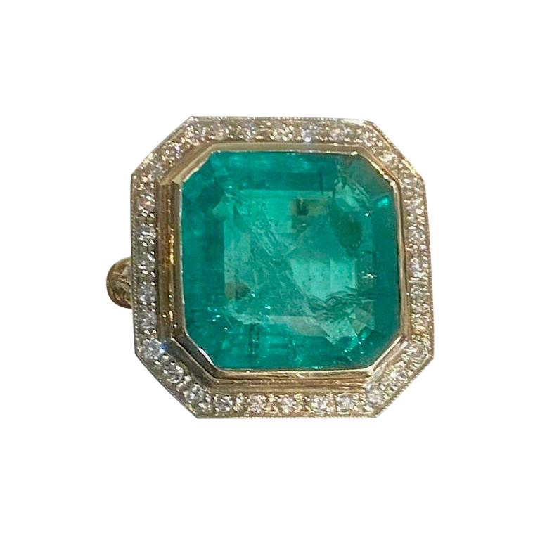 Colombian Emerald Solitaire Ring 16 Carats For Sale